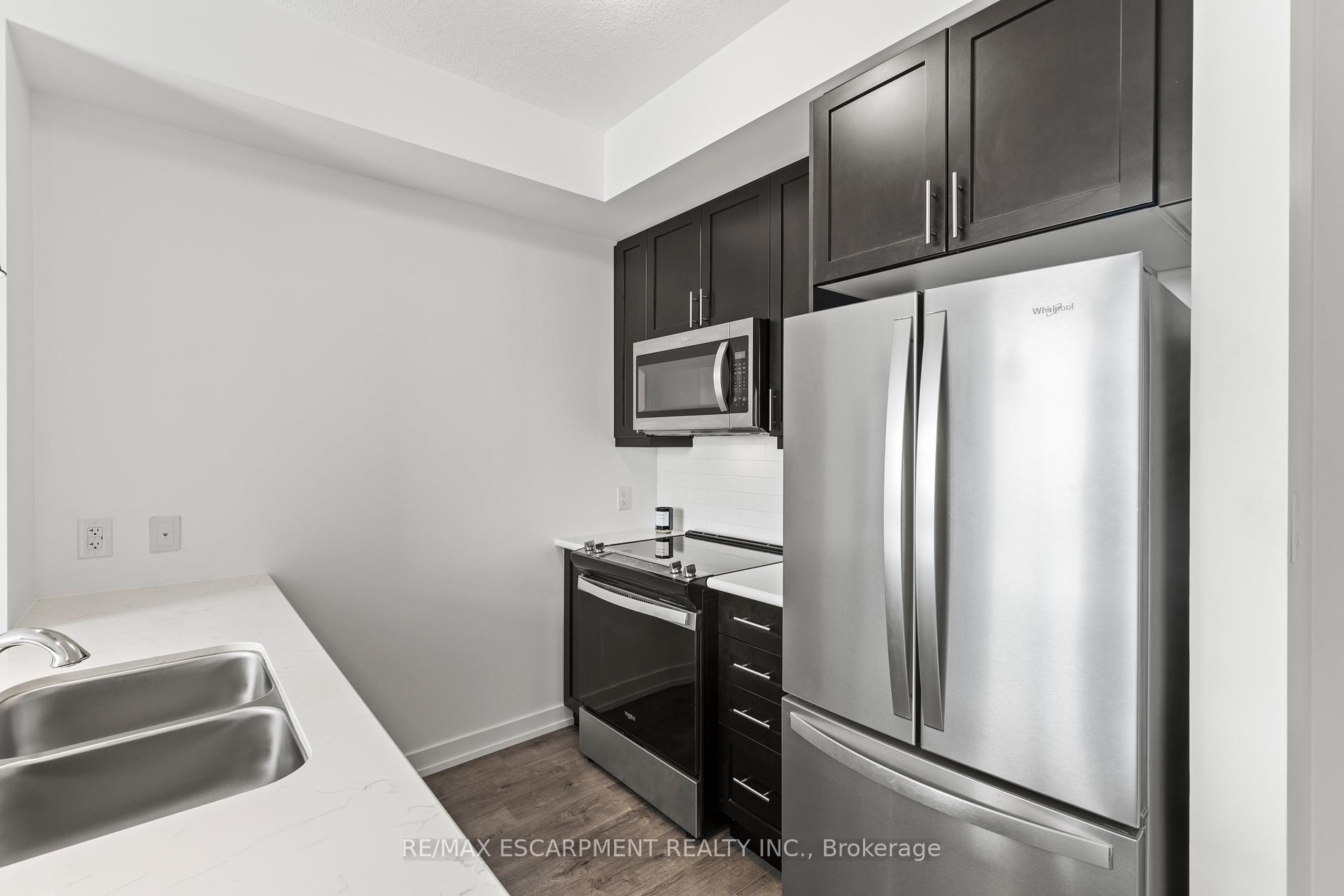 1 Bedroom Condo at 10 Mallard, Hamilton For sale