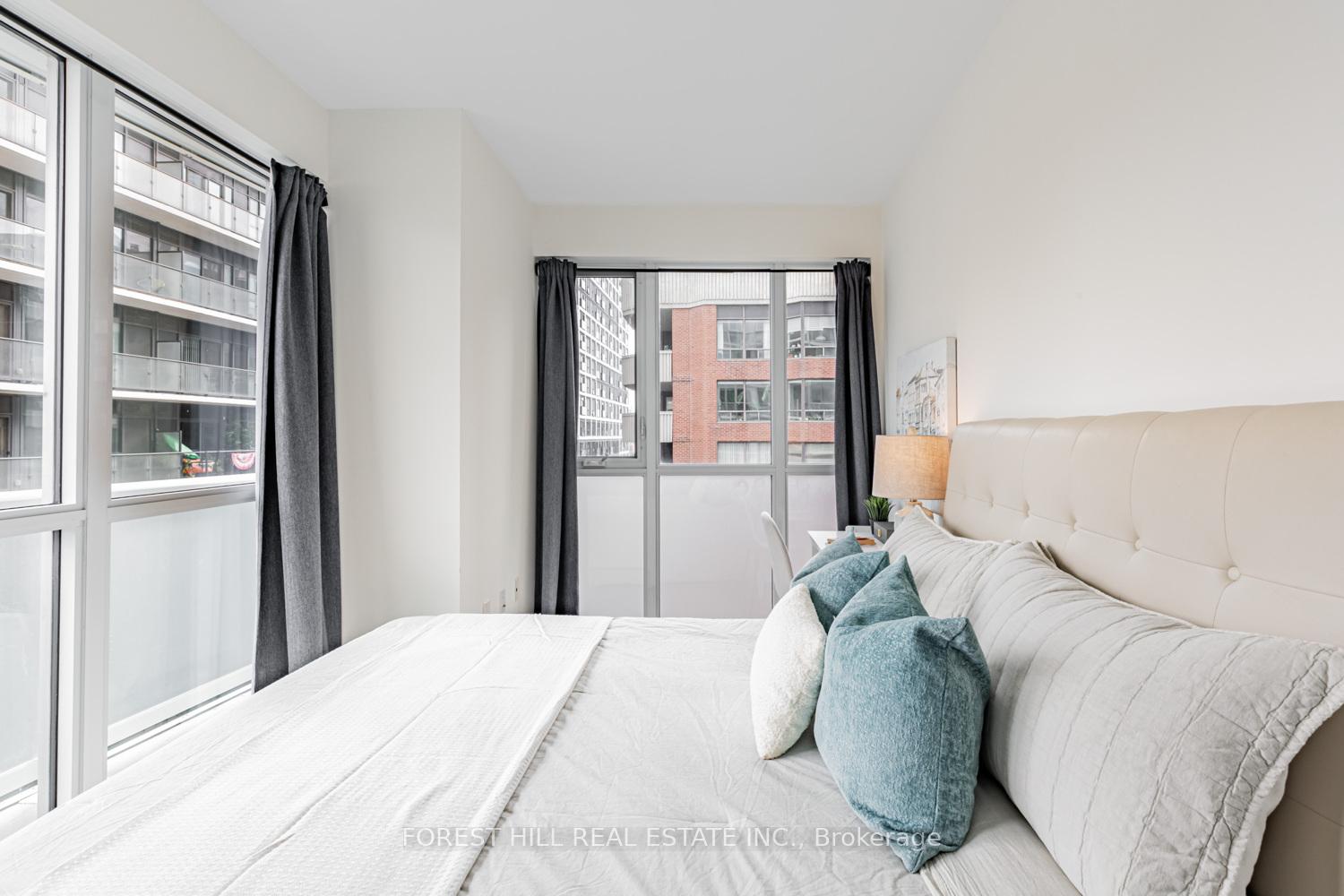 2 Bedrooms Condo at 77 Mutual, Toronto For sale