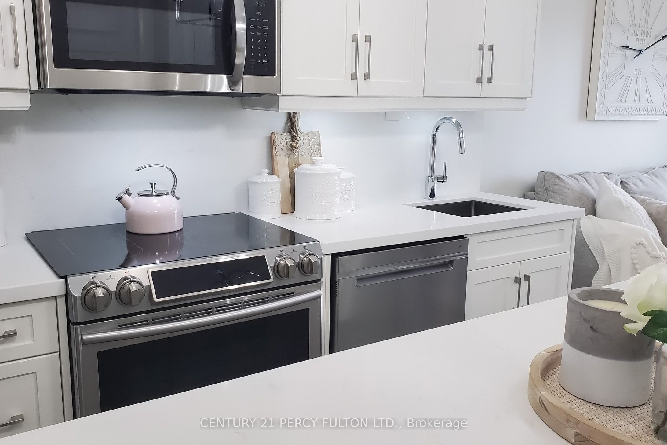 128 Grovewood Common, #320