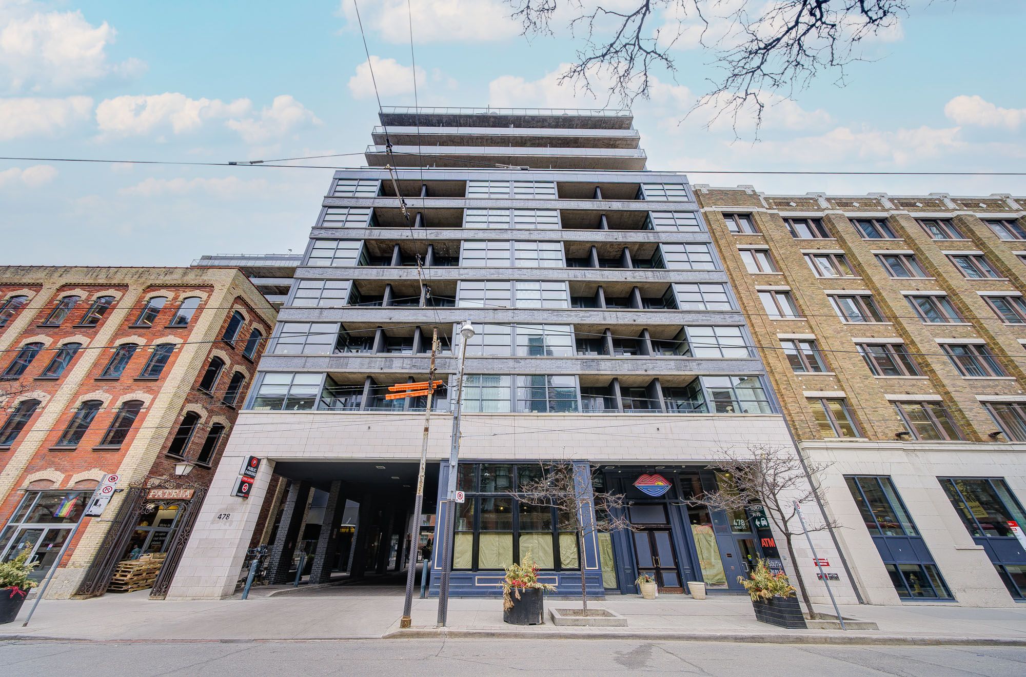 478 King Street W 318