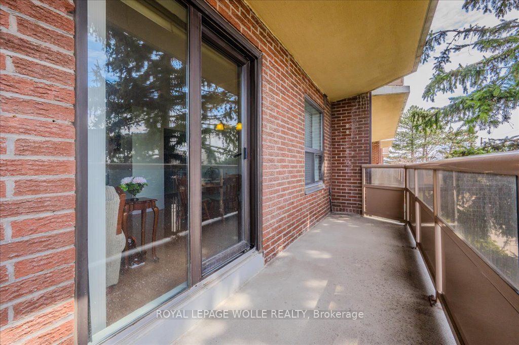 1100 Courtland Avenue E, #208
