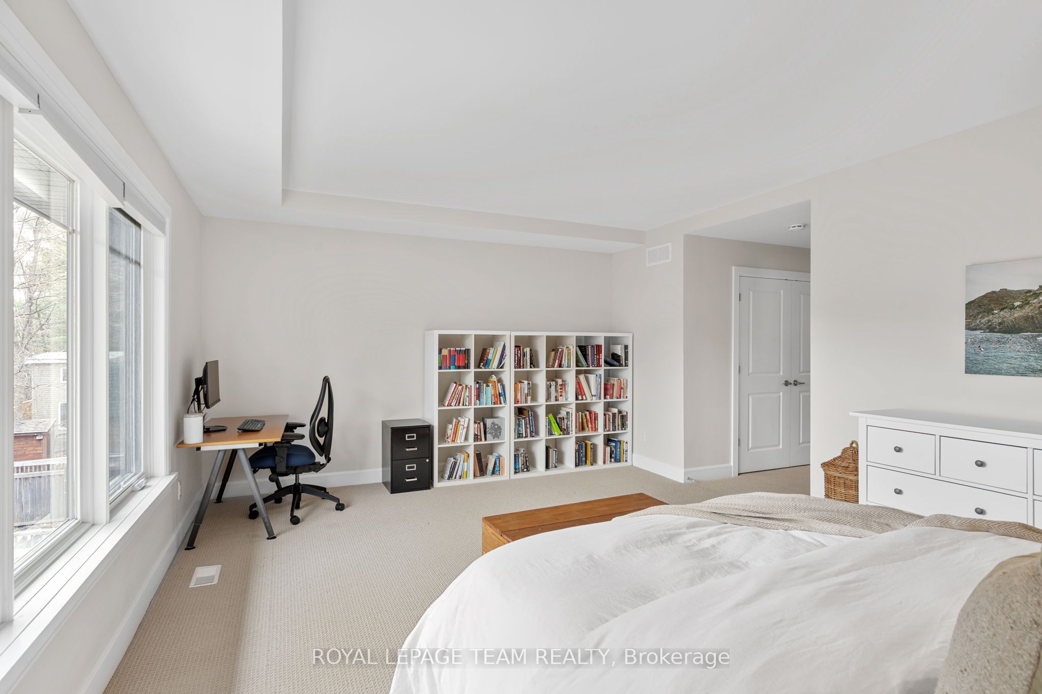 576 Athlone Avenue, WestboroHamptonPark, ON K1Z 5N2