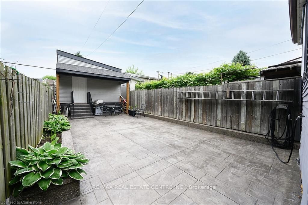 161 Oak Avenue