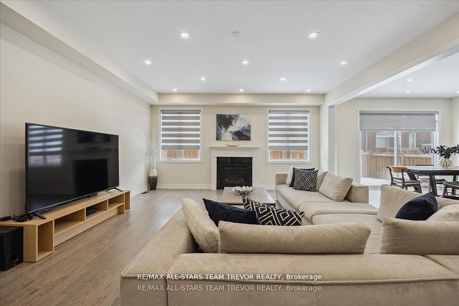 83 Kingknoll Crescent