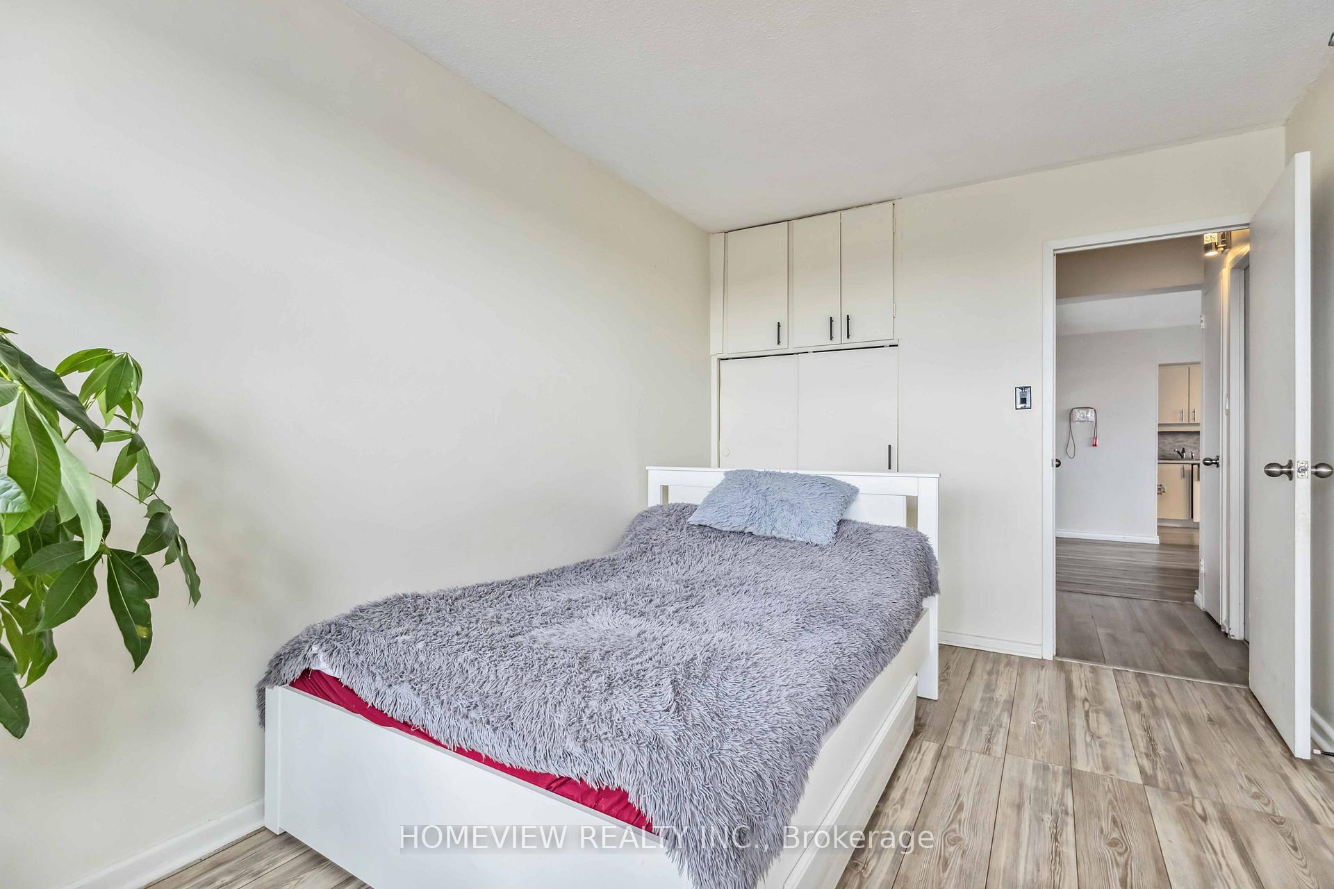 2 Bedrooms Condo at 715 DON MILLS,  Toronto For sale