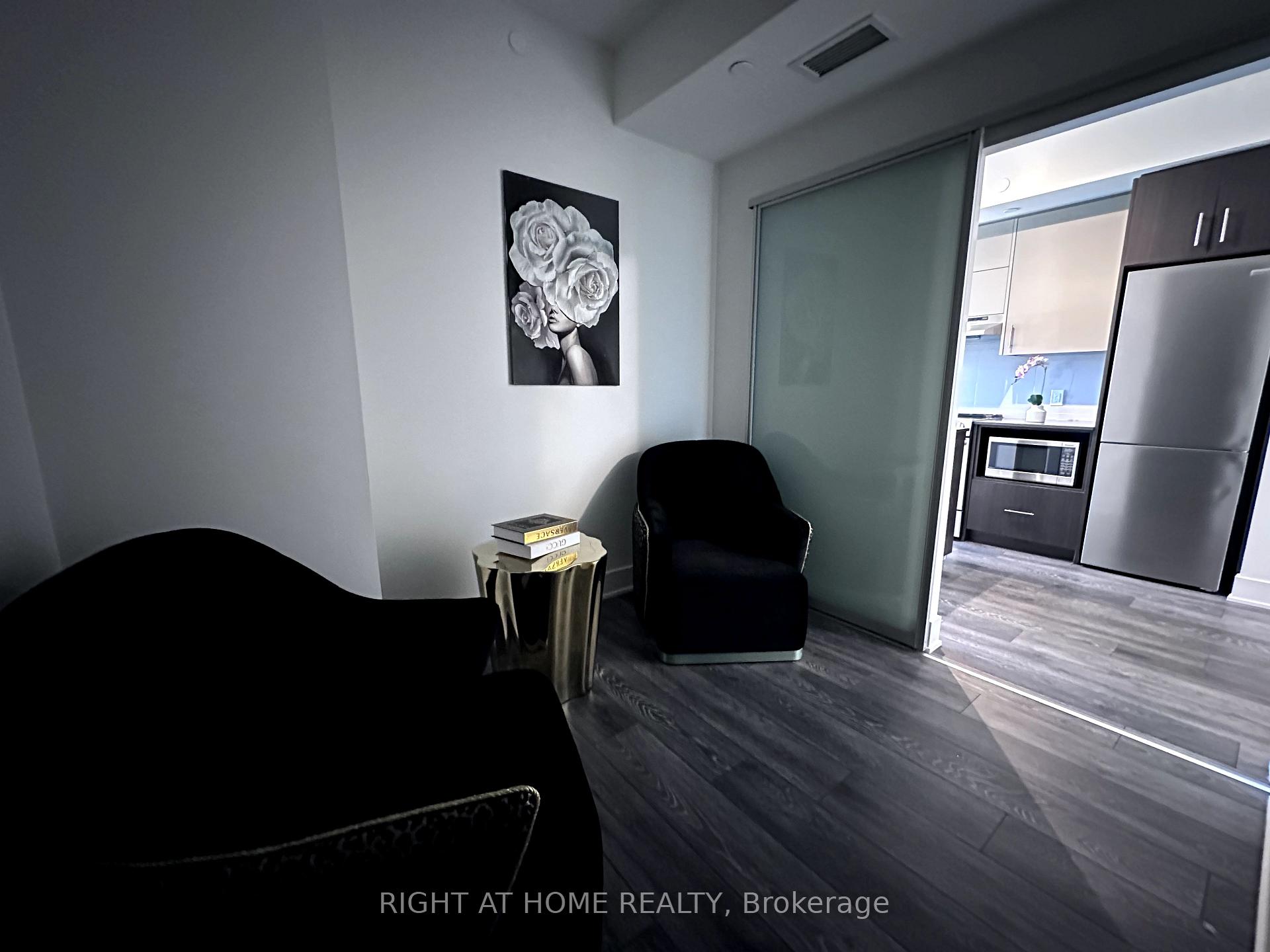 2 Bedrooms Condo at 188 Fairview Mall, Toronto For sale