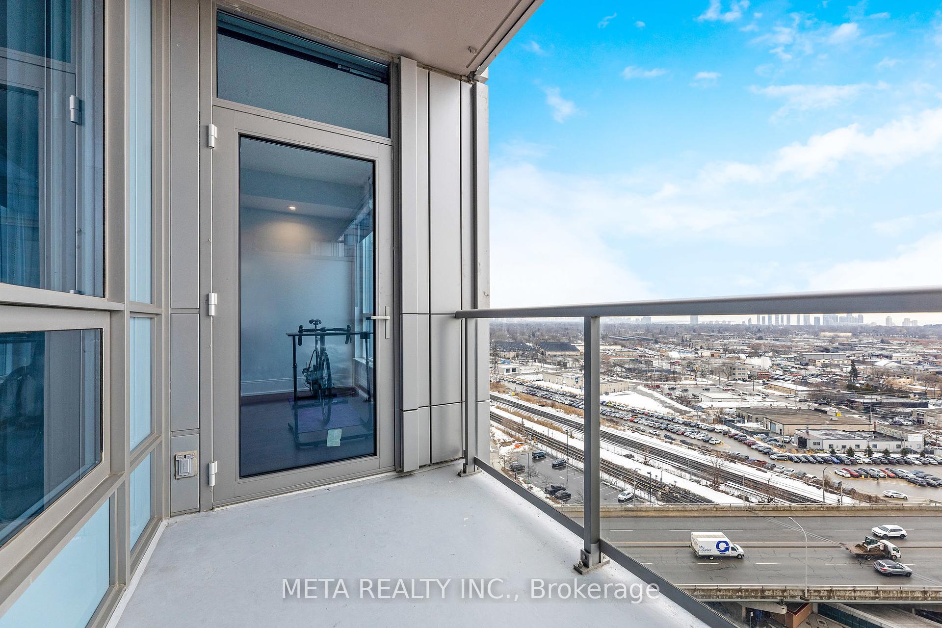 2 Bedrooms Condo at 15 Viking,  Toronto For sale