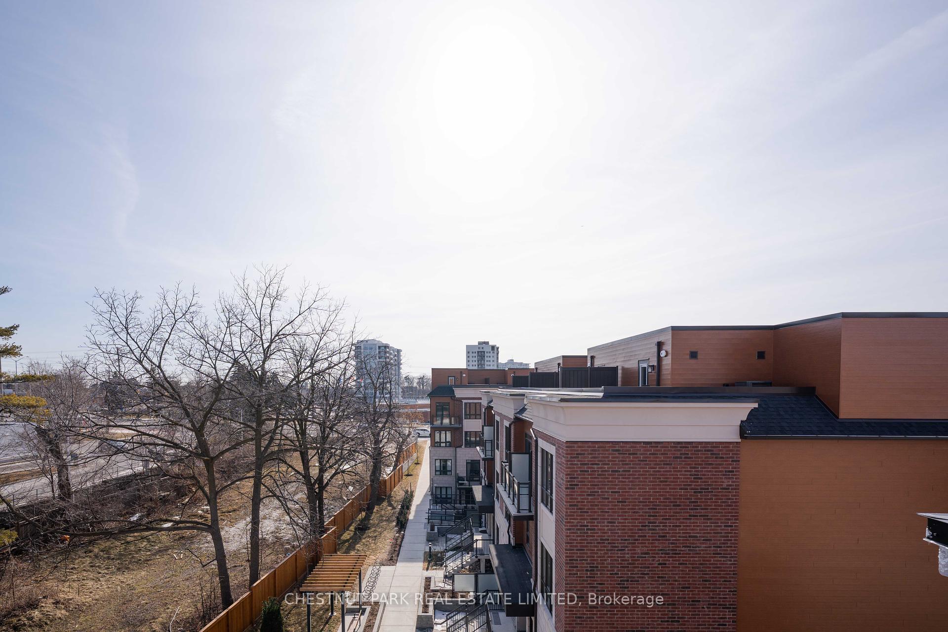 2 Bedrooms Condo at 4045 Hickory, Mississauga For sale