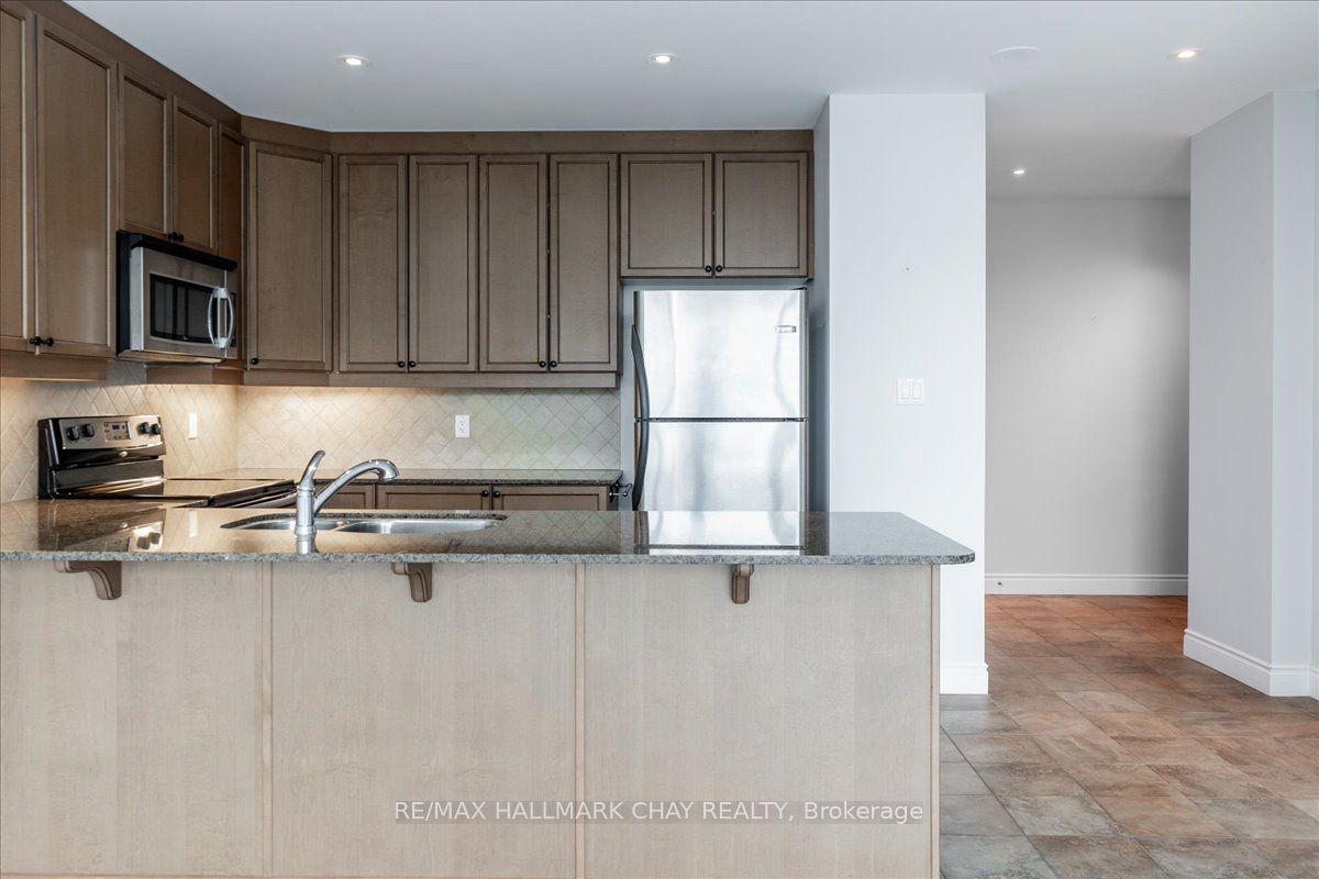 33 Ellen Street, #PH-09