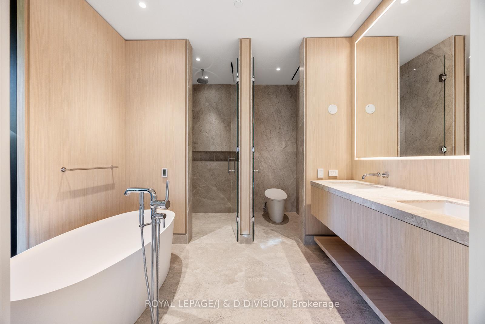 2 Bedrooms Condo at 7 Dale,  Toronto For sale