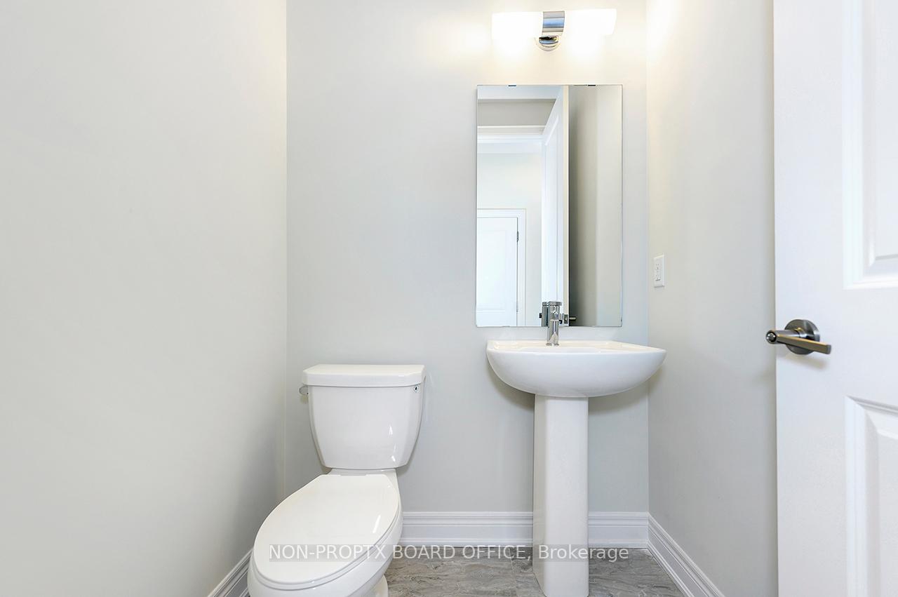 3 Bedrooms Condo at 2184 Postmaster,  Oakville For sale