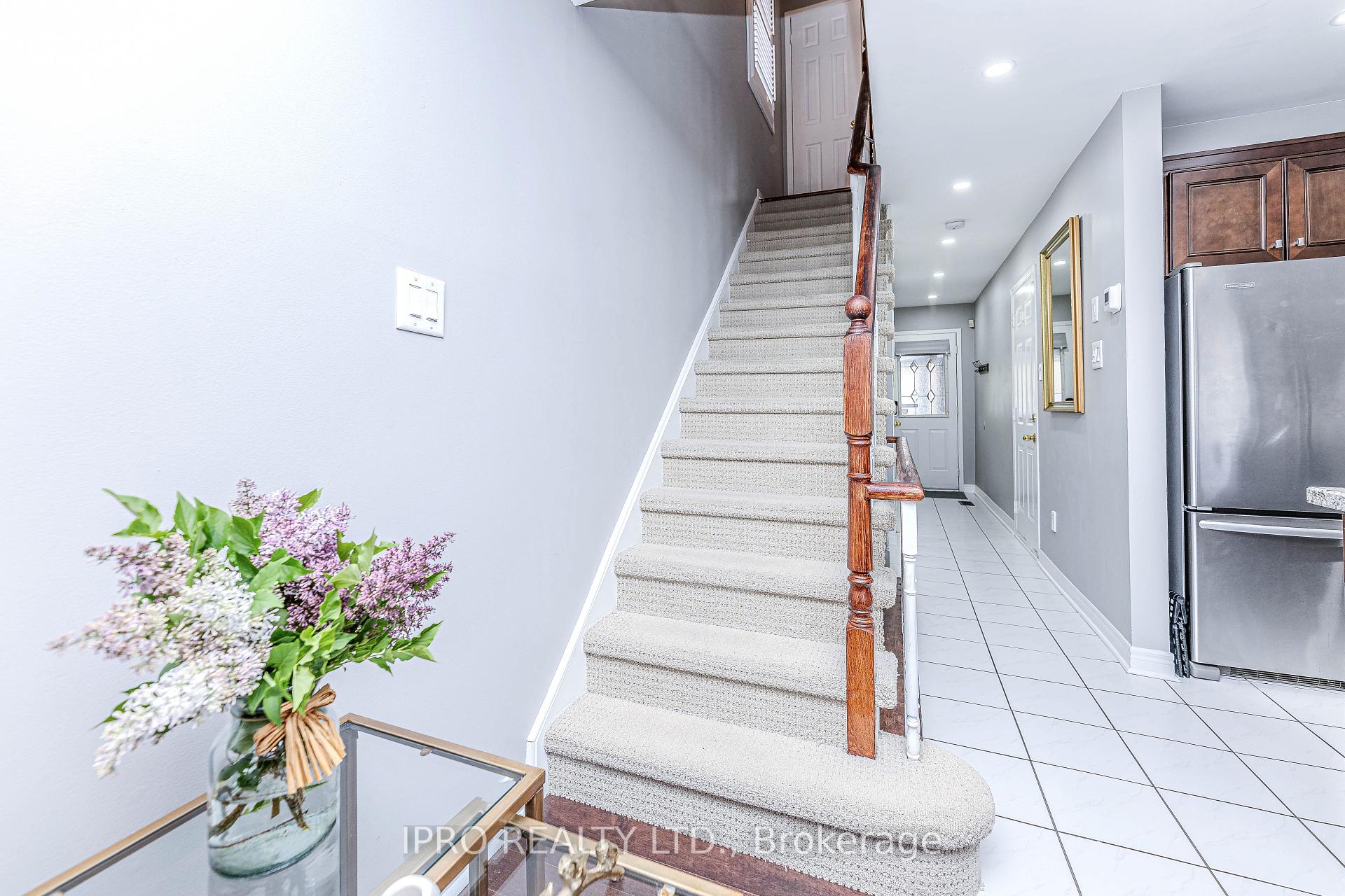3 Bedrooms Condo at 78 Tania, Vaughan For sale