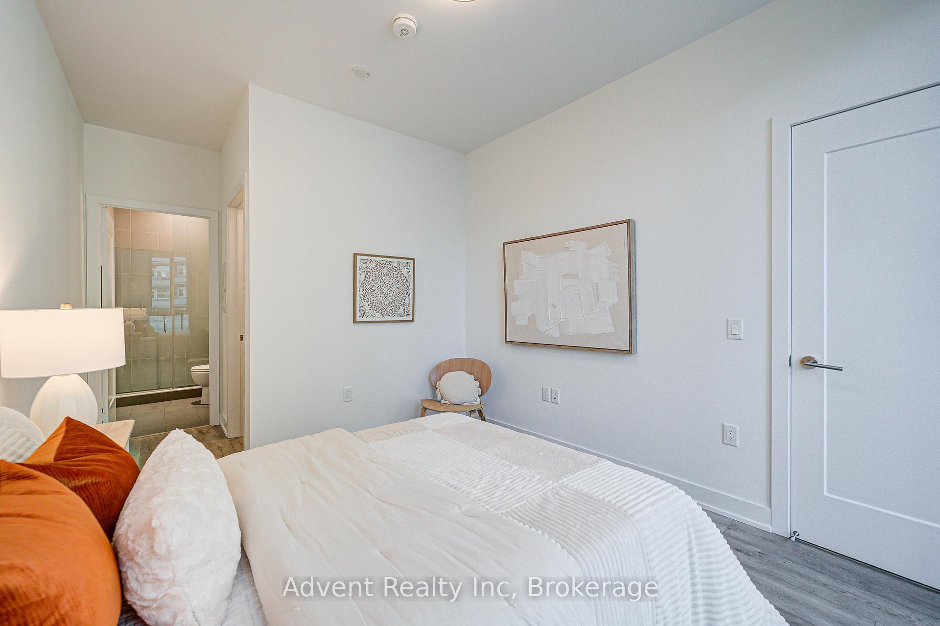 2 Bedrooms Condo at 585 Bloor,  Toronto For sale