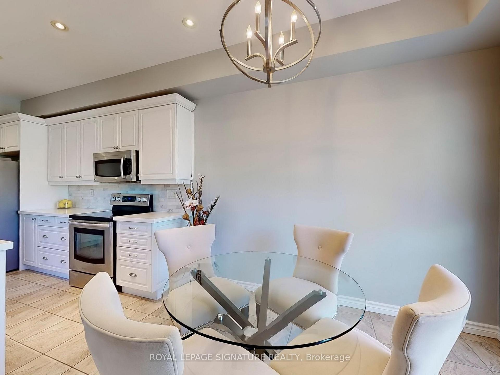 3 Bedrooms Condo at 99 Panabaker, Hamilton For sale
