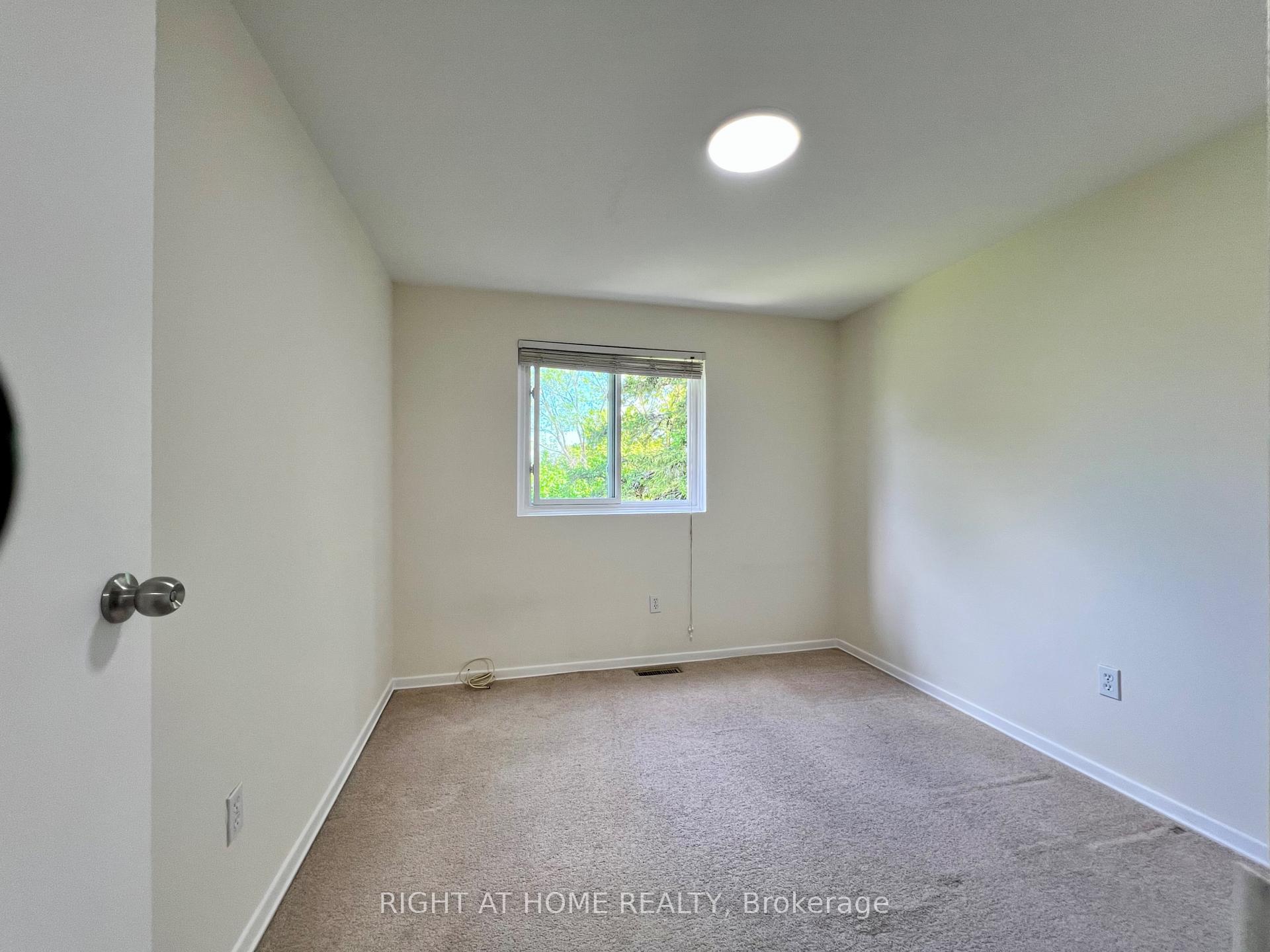 4 Bedrooms Condo at 286 Sprucewood, Toronto For sale