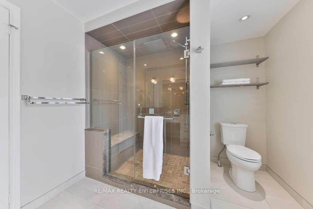 1076 Red Pine Crescent