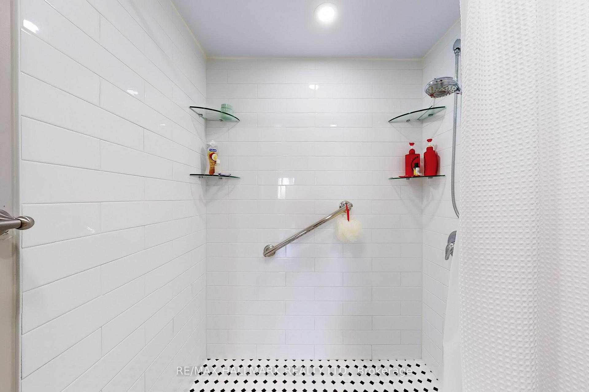 2 Bedrooms Condo at 2350 Bridletowne, Toronto For sale