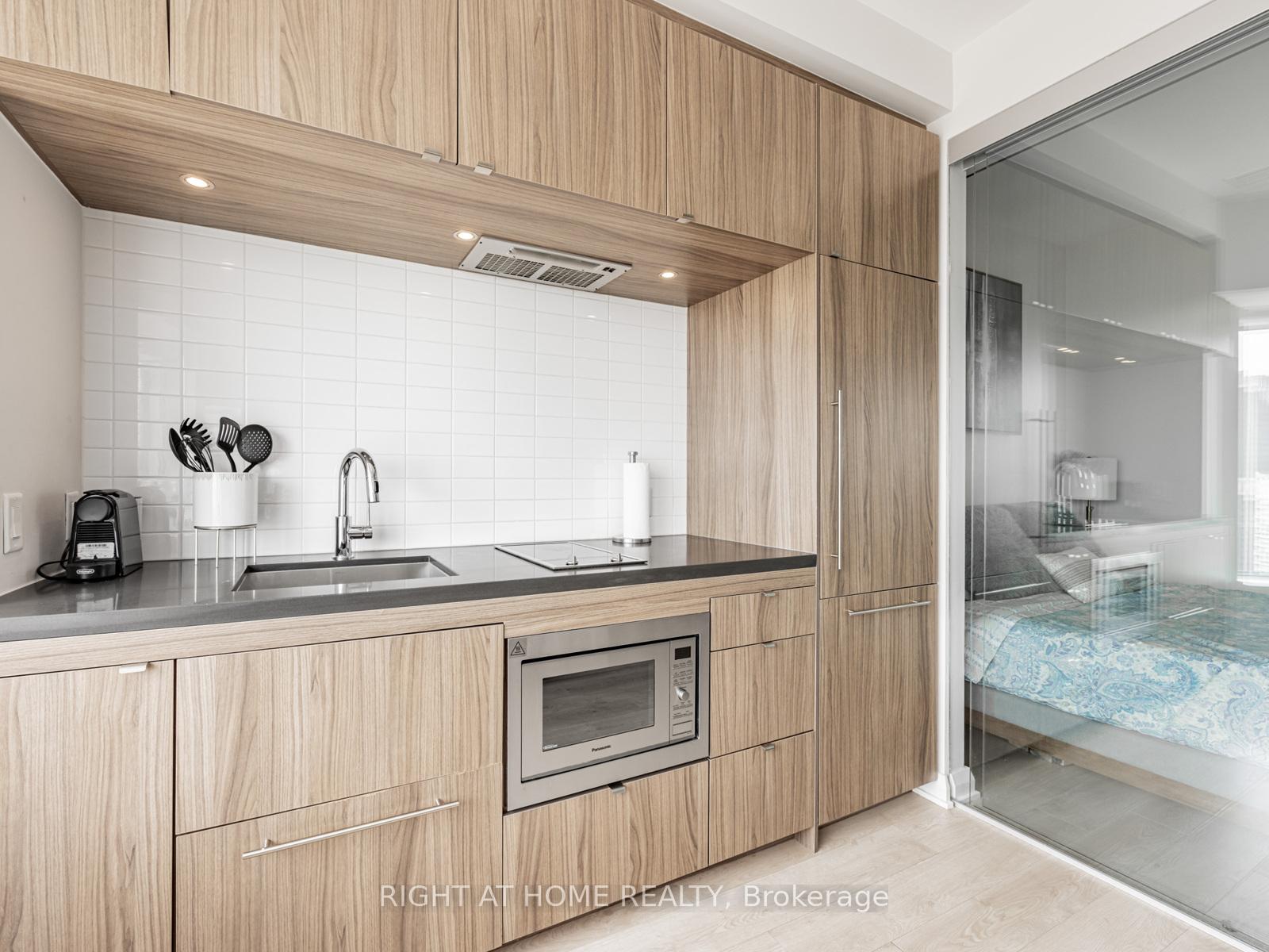 1 Bedroom Condo at 155 Yorkville, Toronto For sale