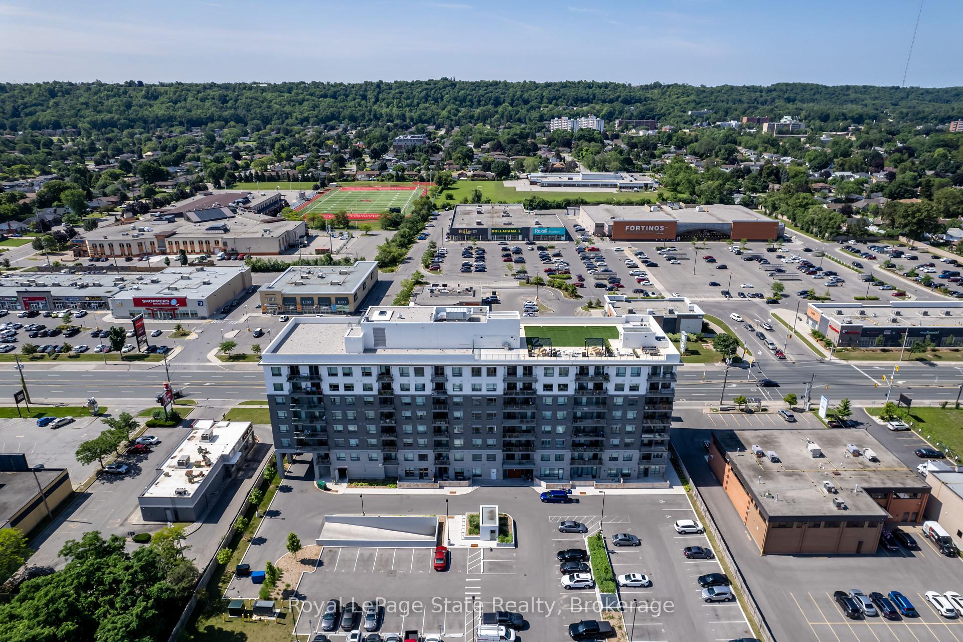 2 Bedrooms Condo at 121 8,  Hamilton For sale