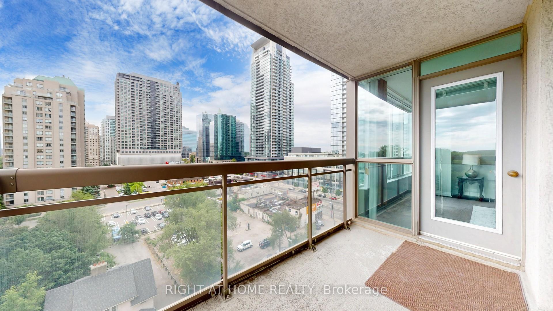 3 Bedrooms Condo at 18 Parkview, Toronto For sale