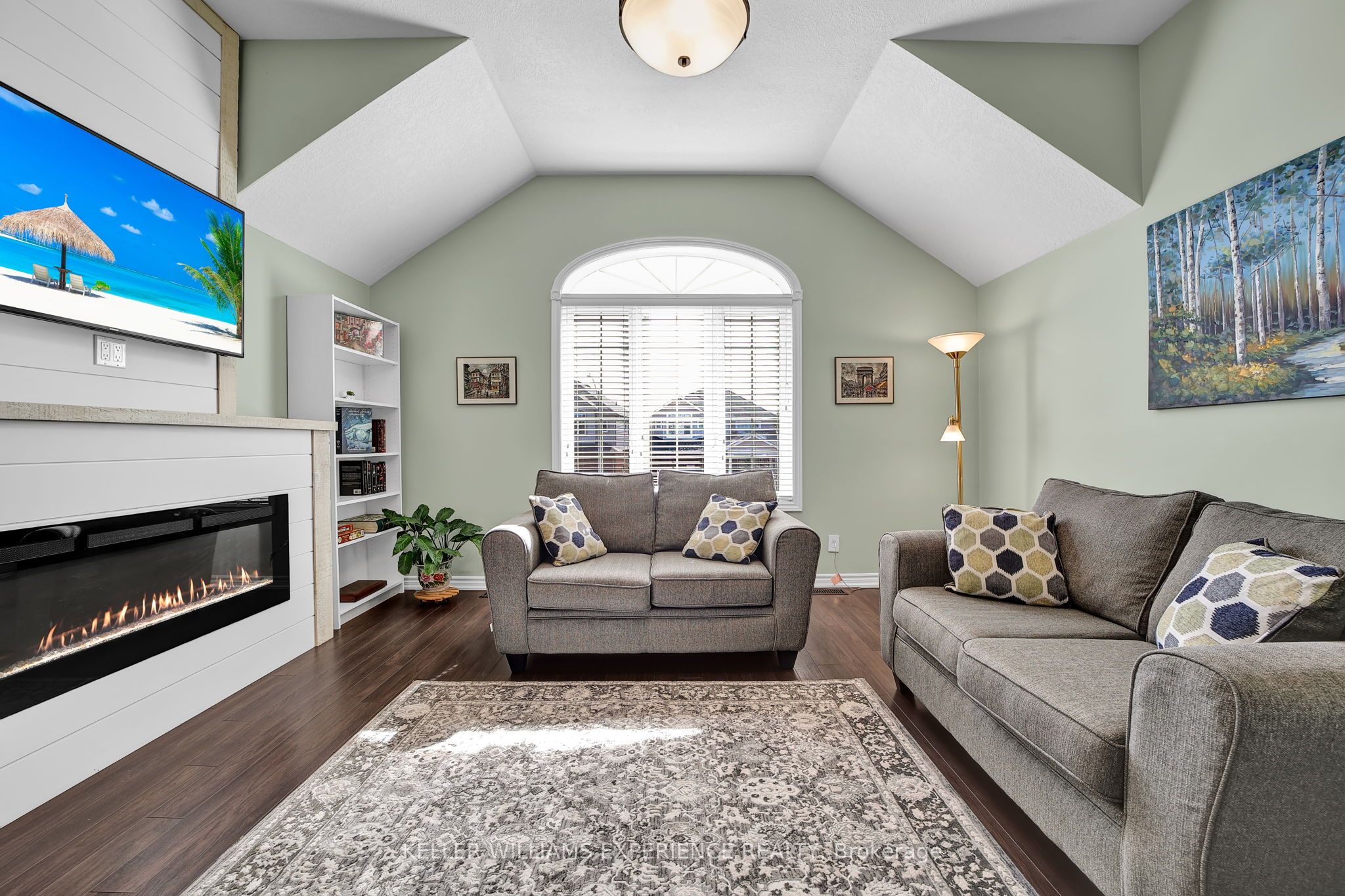 13 KAYLA Crescent