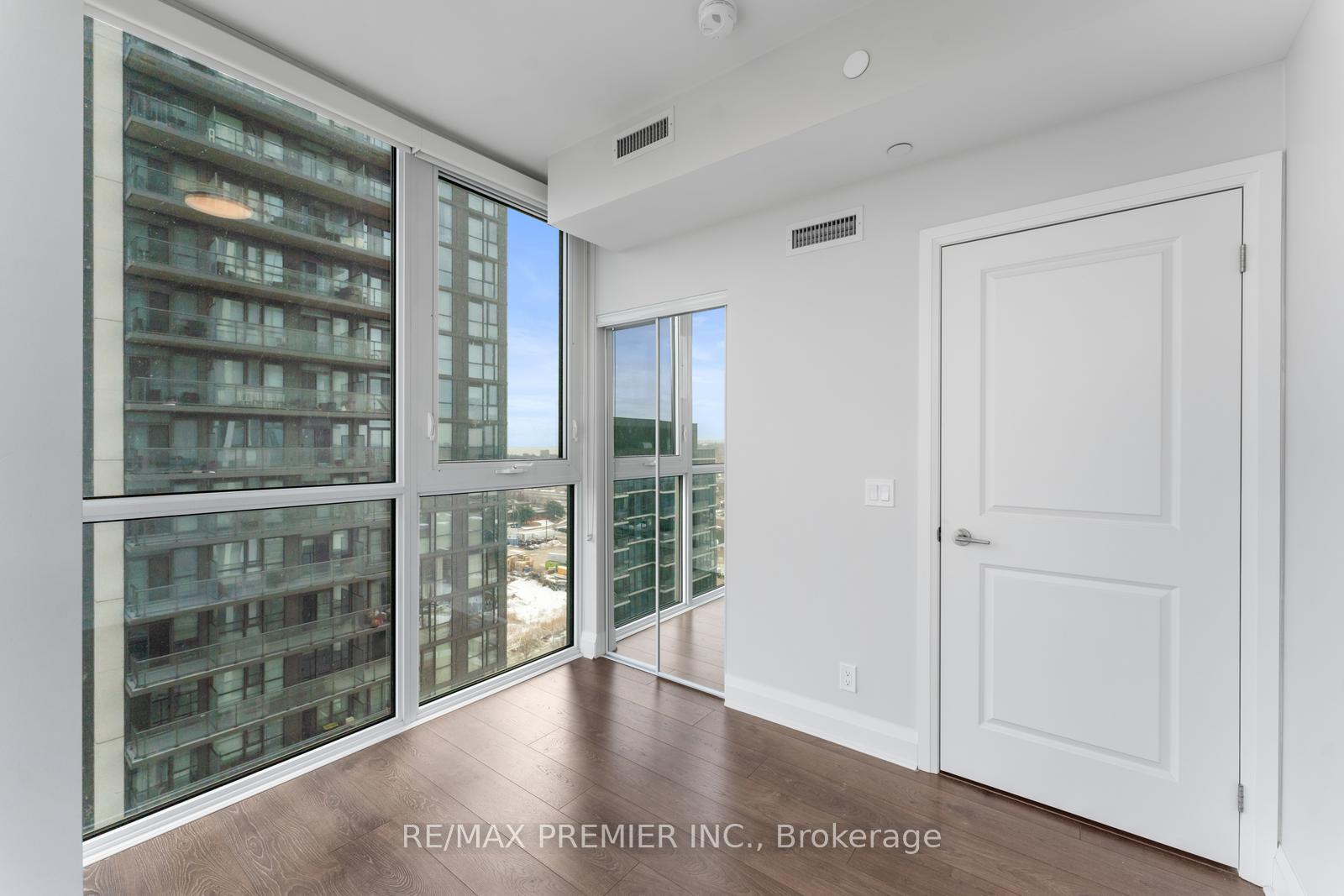 2 Bedrooms Condo at 15 Zorra,  Toronto For sale