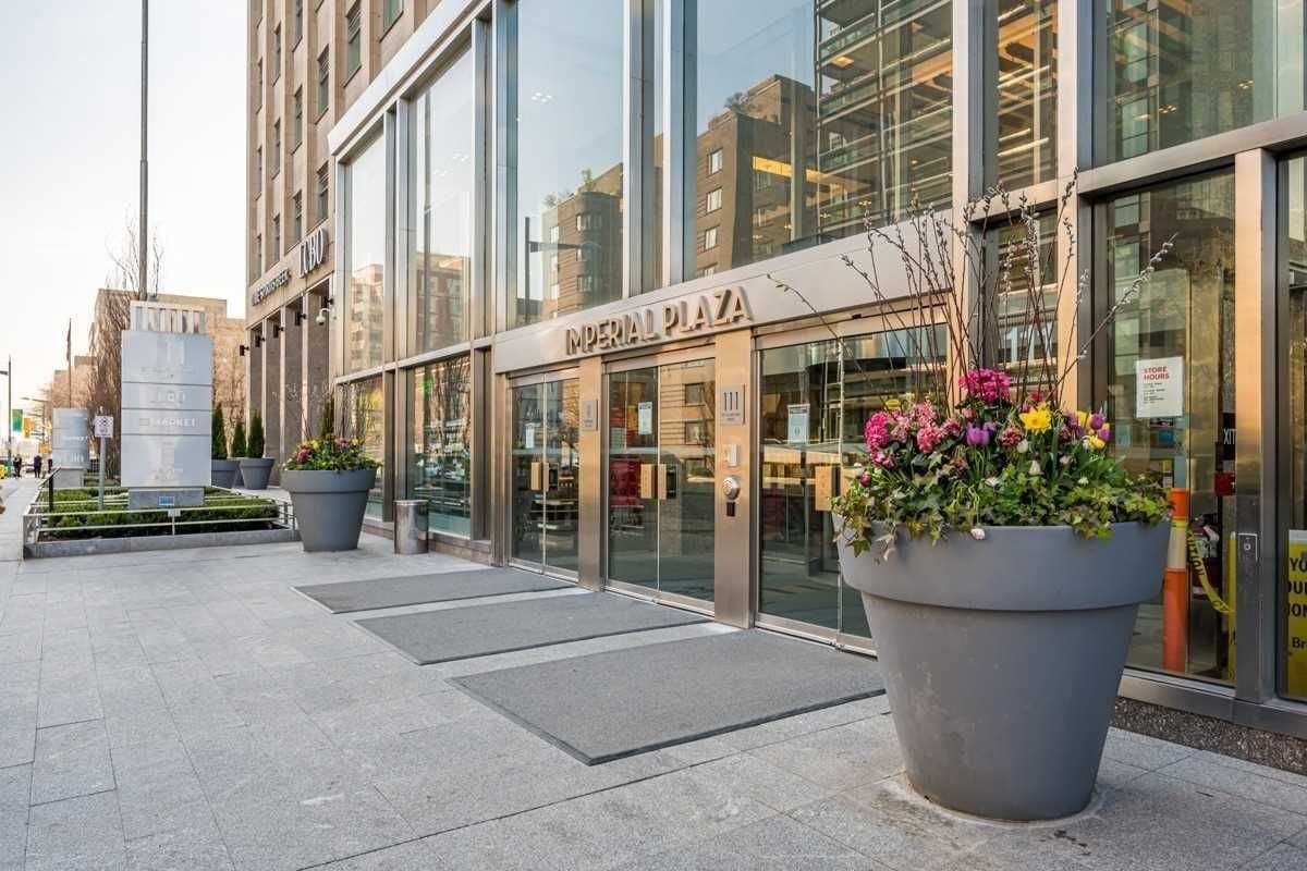 111 St Clair Avenue W 419