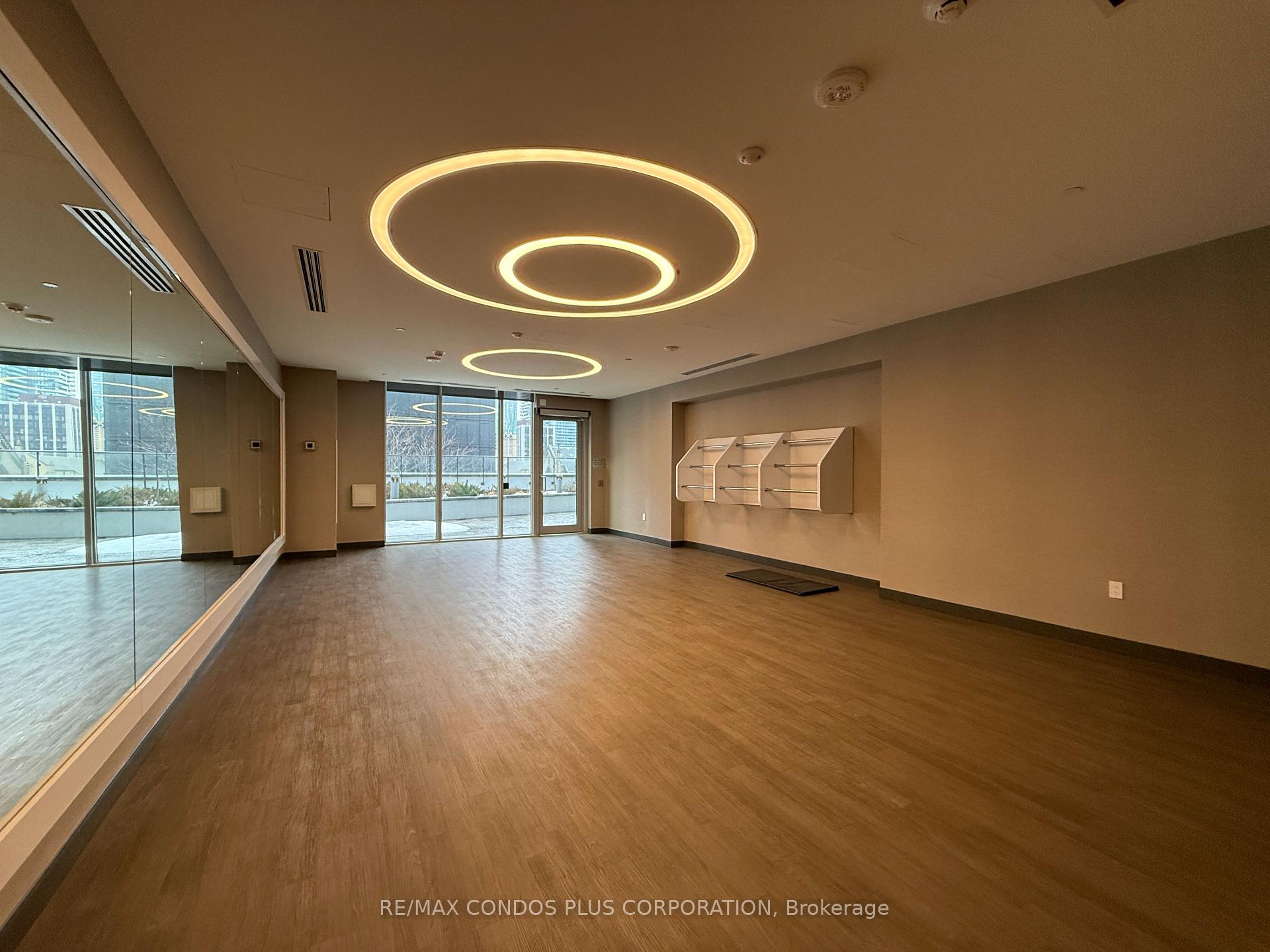 2 Bedrooms Condo at 100 Dalhousie, Toronto For sale