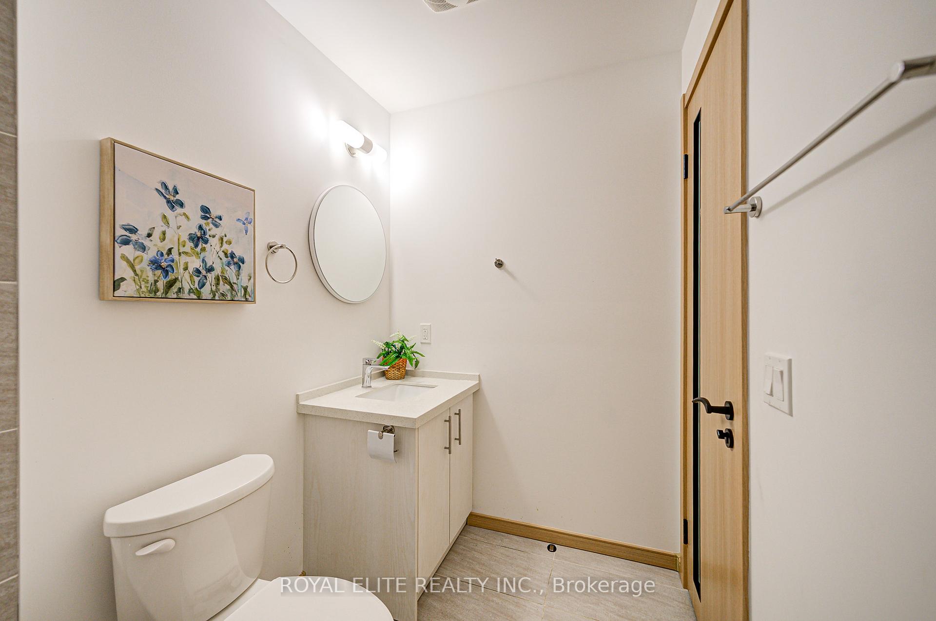 3 Bedrooms Condo at 200 Chester Le, Toronto For sale