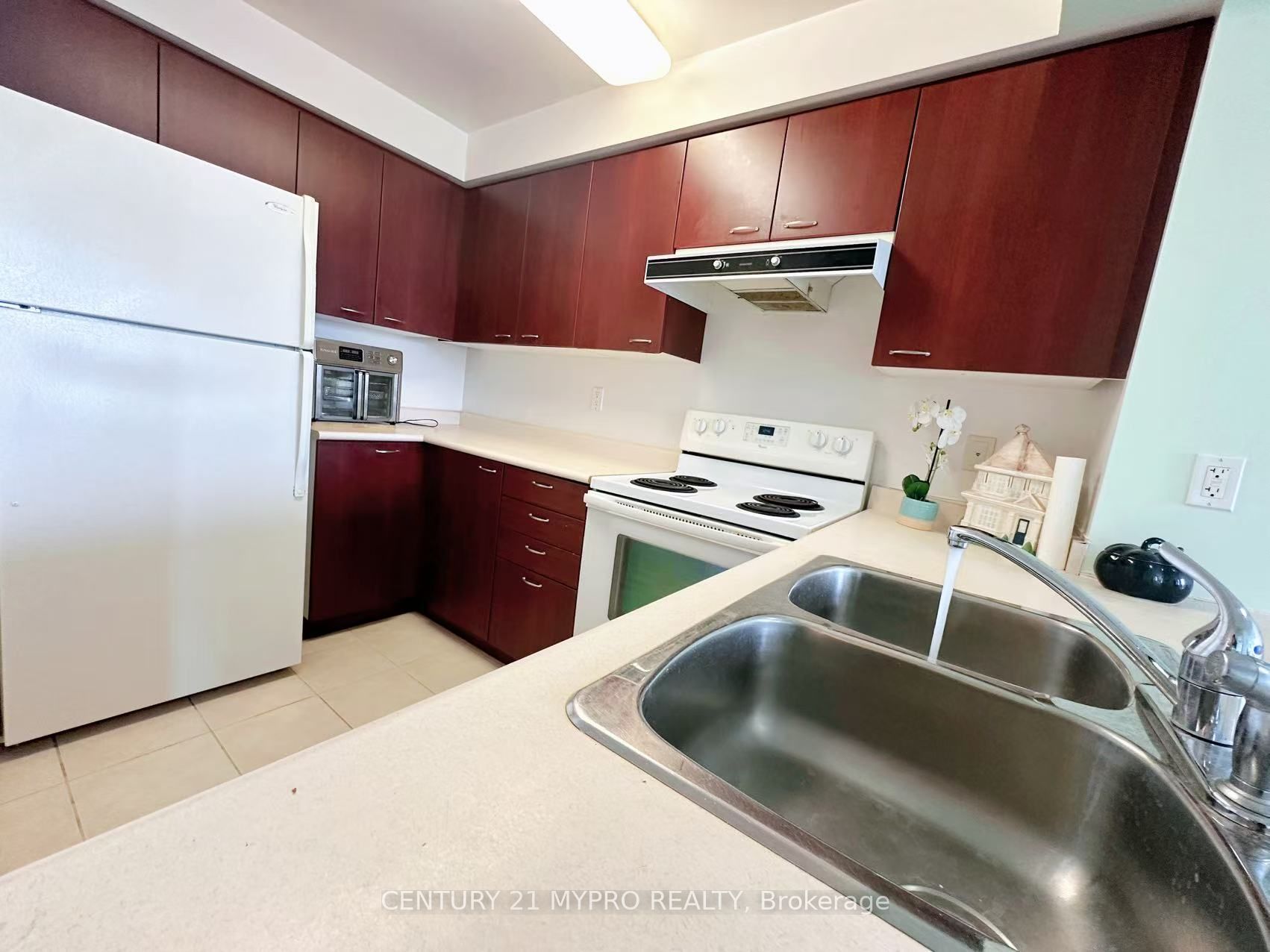 310 Red Maple Road, #315