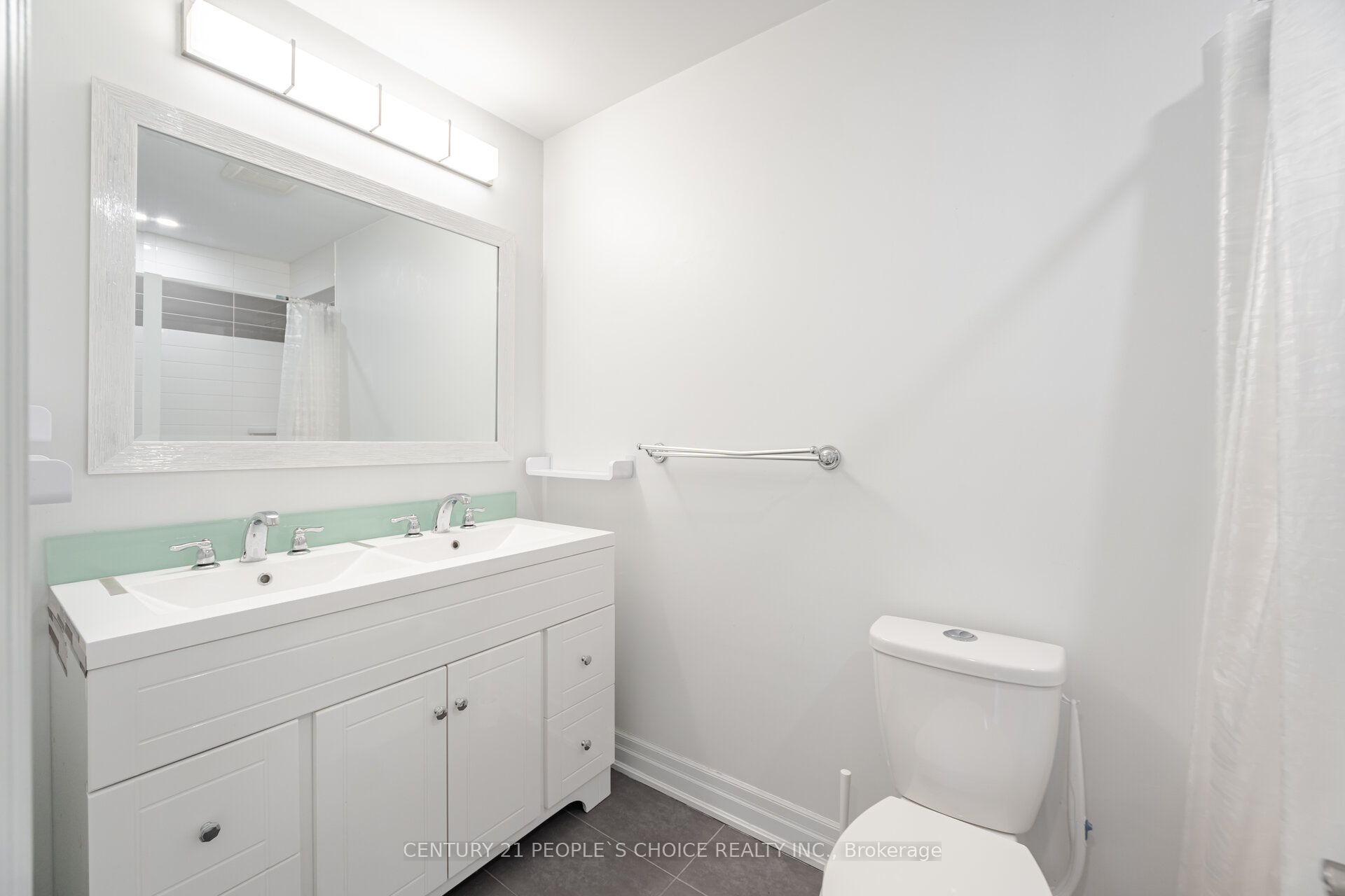 2951 Salerno Crescent