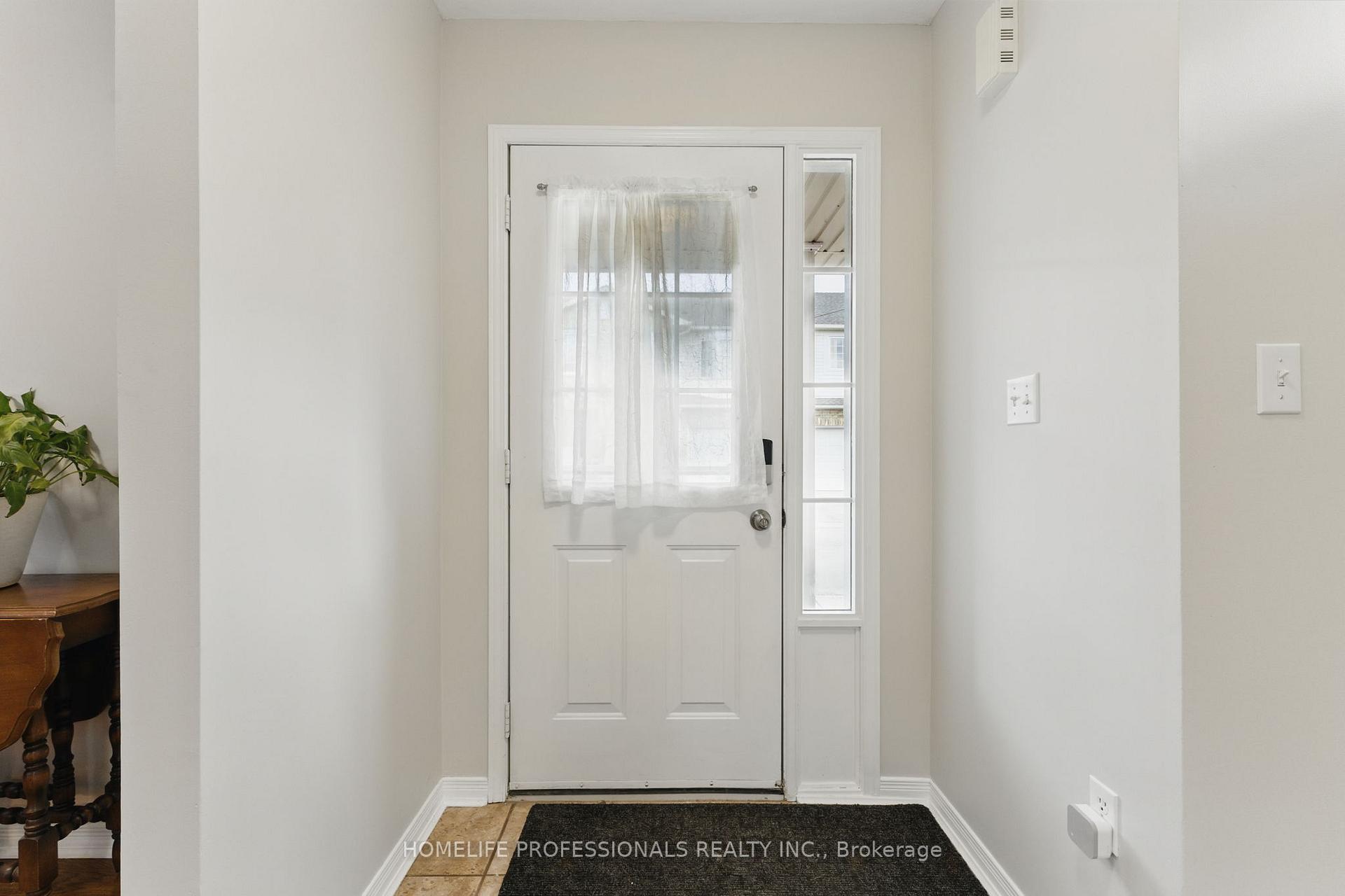 3 Bedrooms Condo at 485 Green,  Hamilton For sale