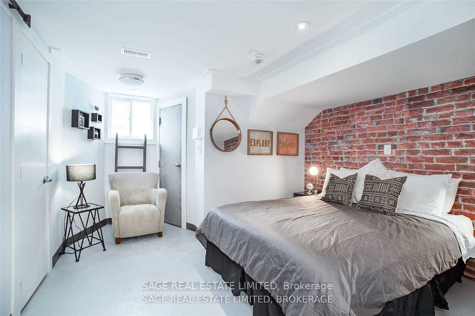 247 Lisgar