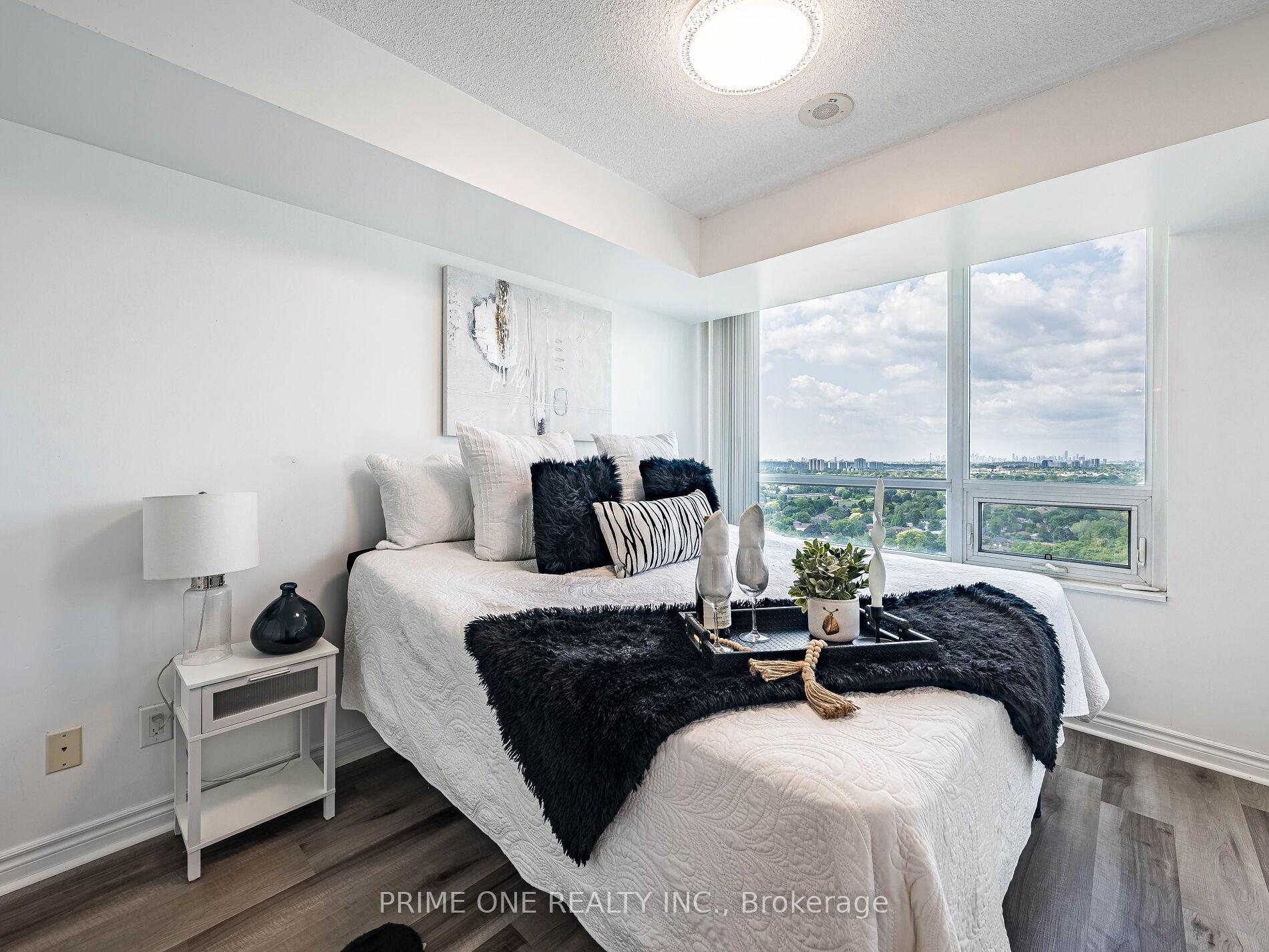2 Bedrooms Condo at 88 Grangeway, Toronto For sale