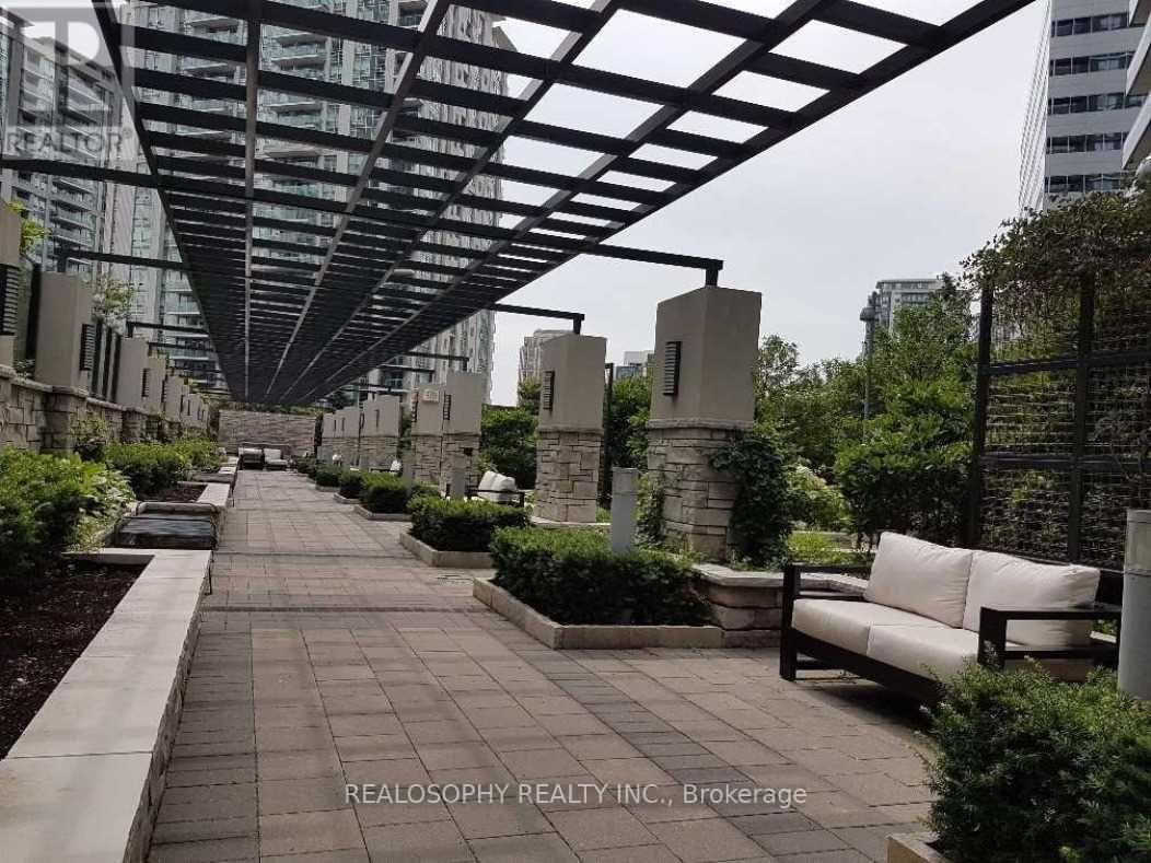 1 Bedroom Condo at 2 Anndale,  Toronto For sale