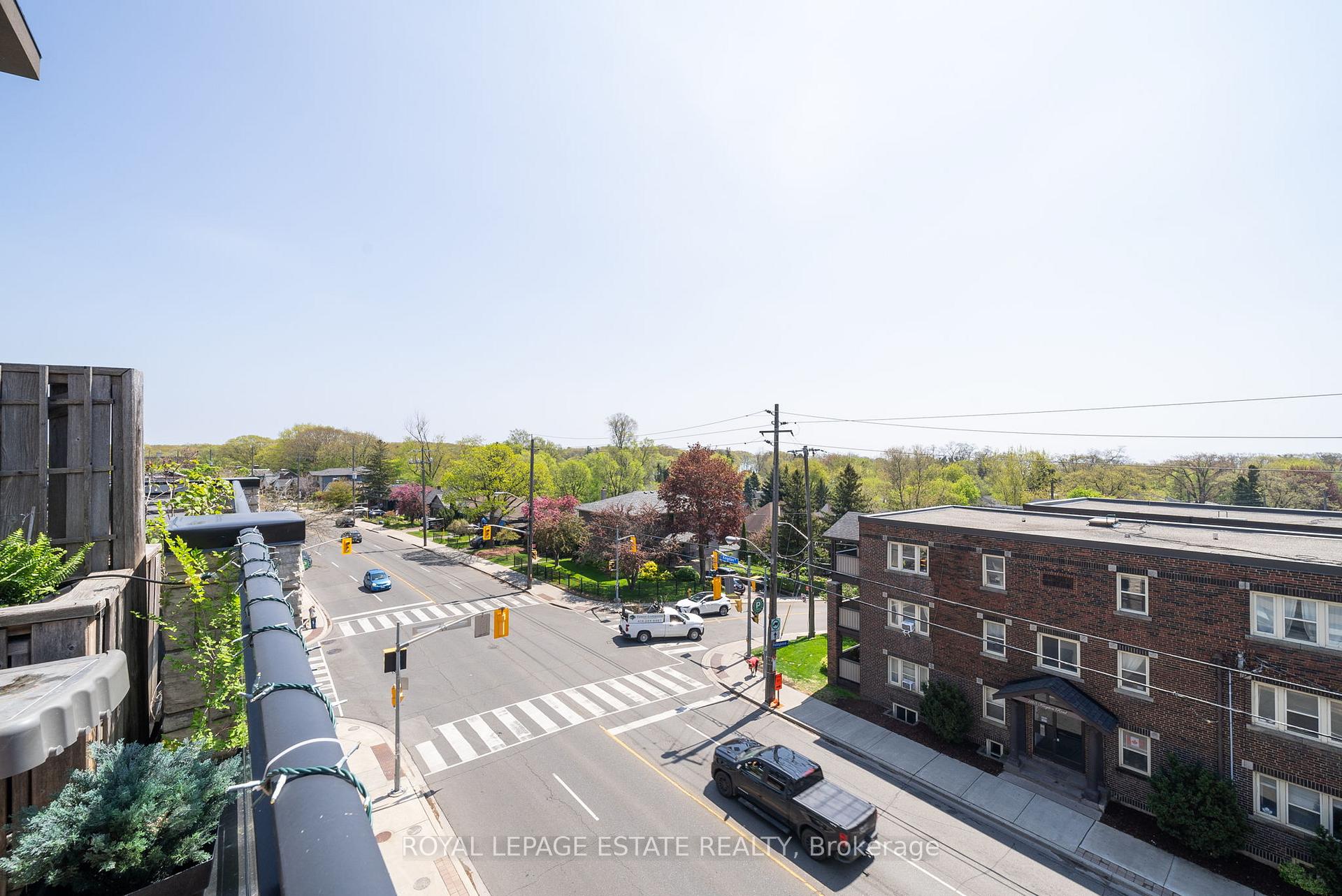 2 Bedrooms Condo at 160 Fallingbrook, Toronto For sale