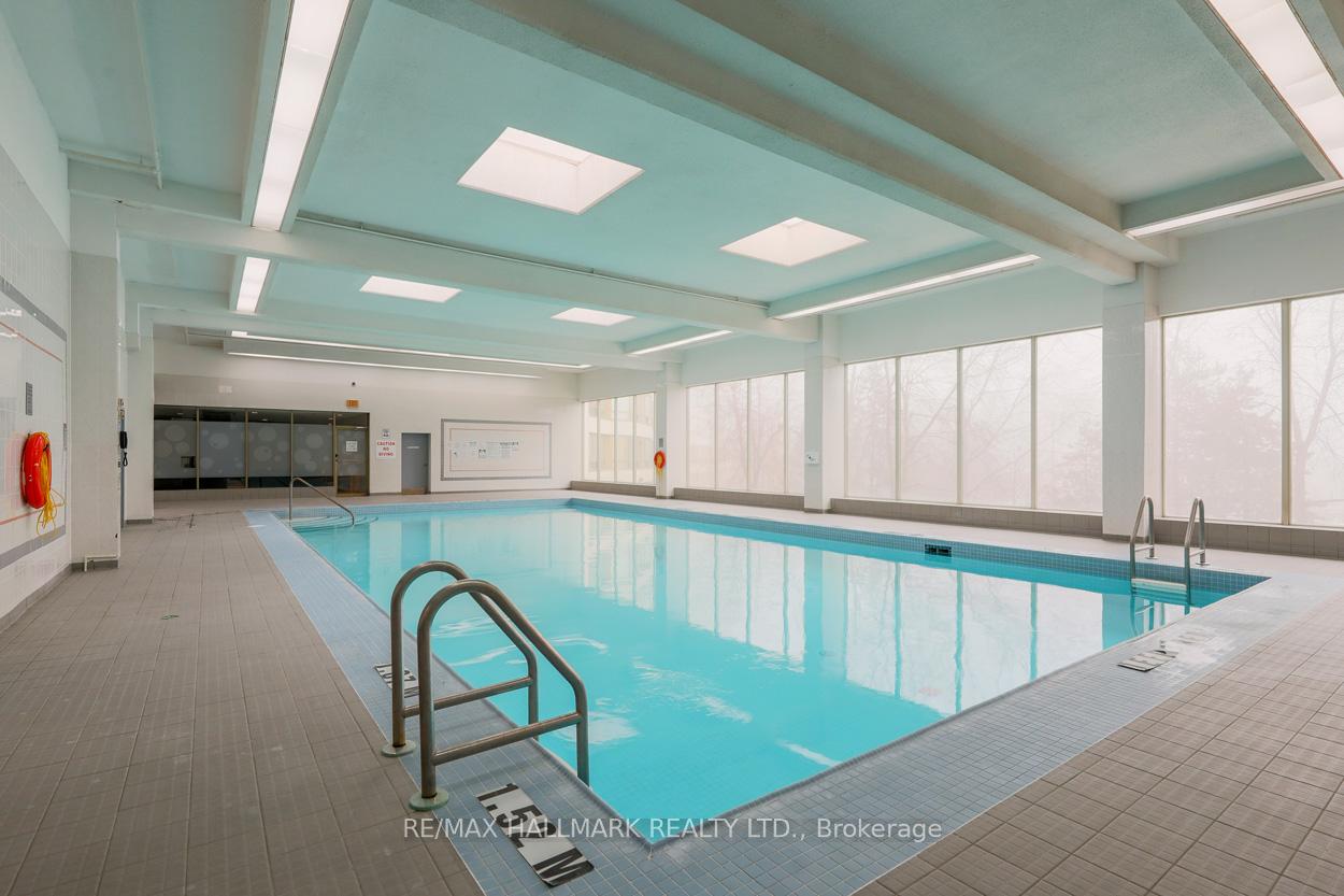 2 Bedrooms Condo at 1 Greystone Walk, Toronto For sale