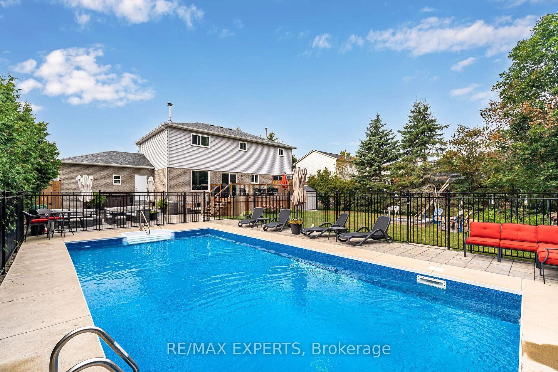37 Erinlea Crescent