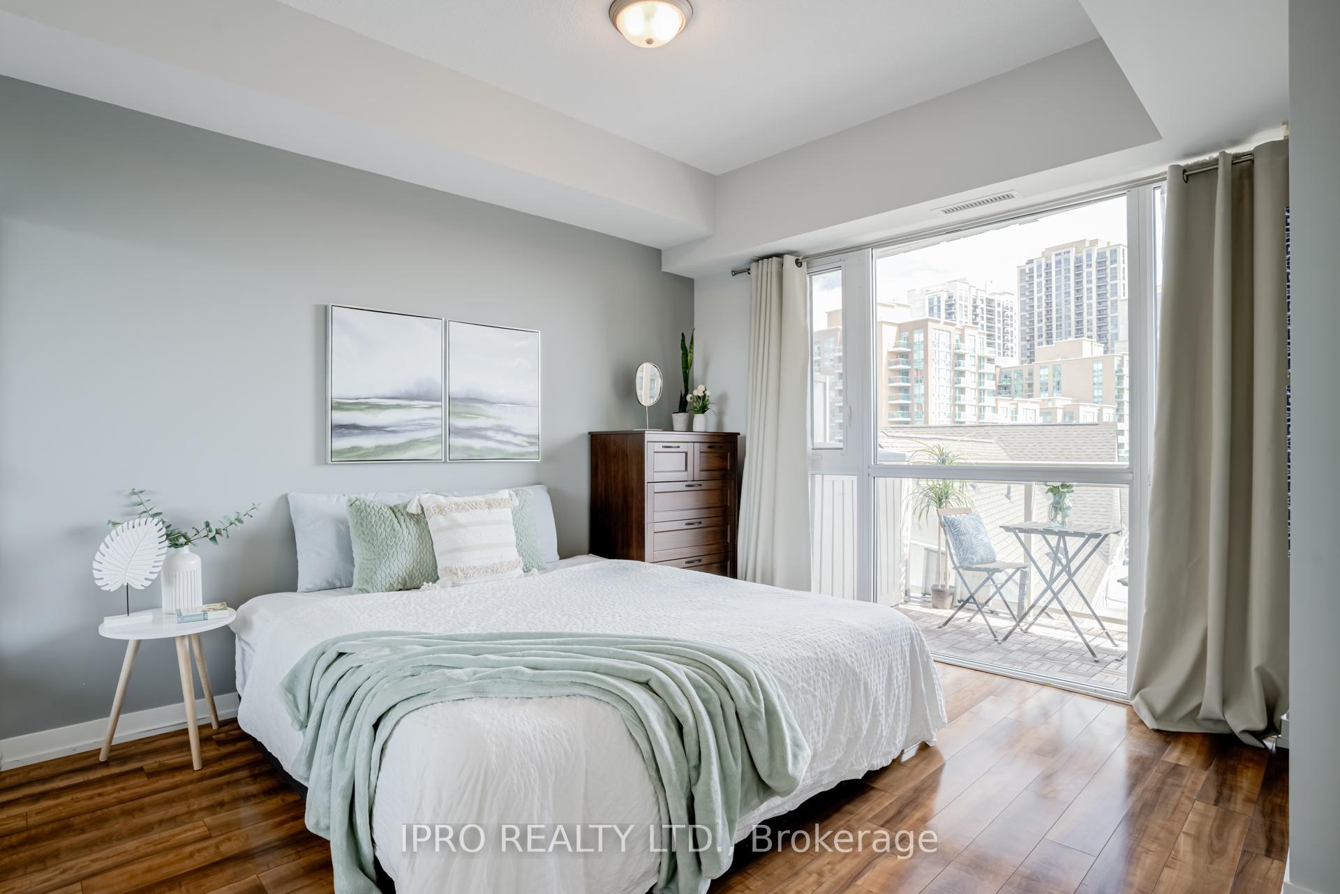 2 Bedrooms Condo at 5101 Dundas, Toronto For sale