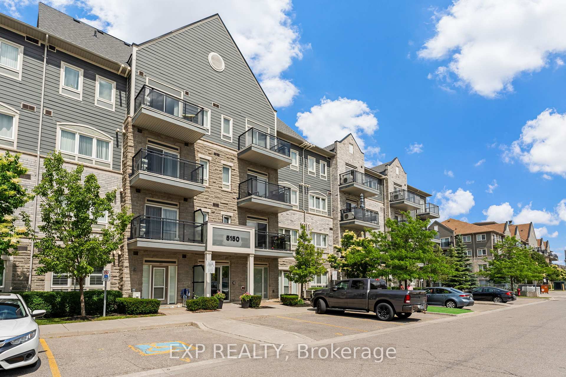 1 Bedroom Condo at 5150 Winston Churchill, Mississauga For sale