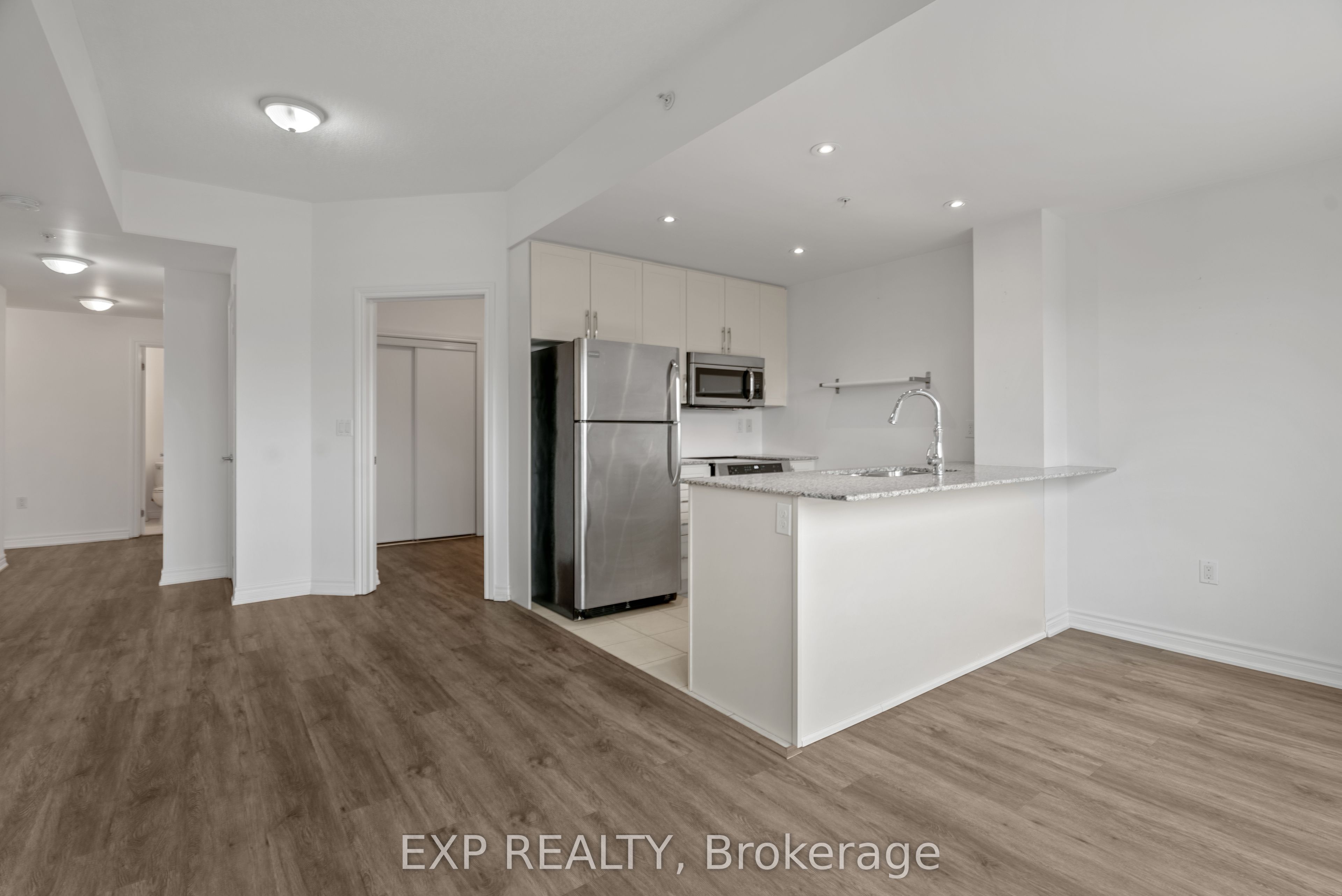 427 Aberdeen Avenue, #102