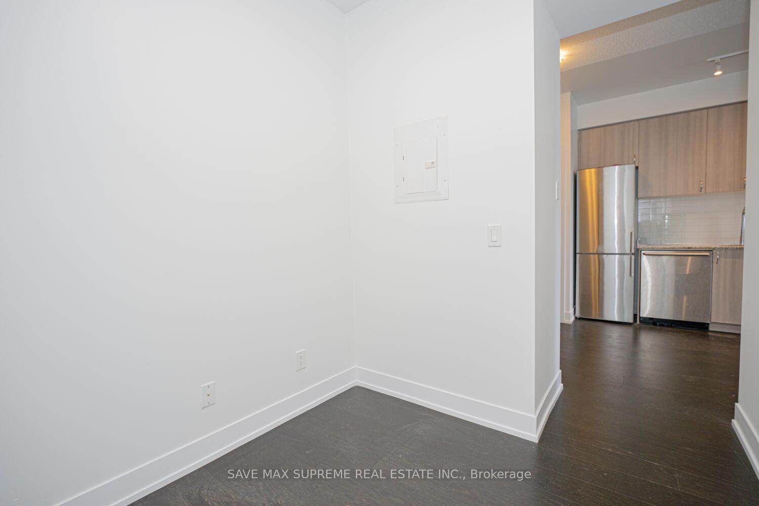 2 Bedrooms Condo at 7 Kenaston, Toronto For sale