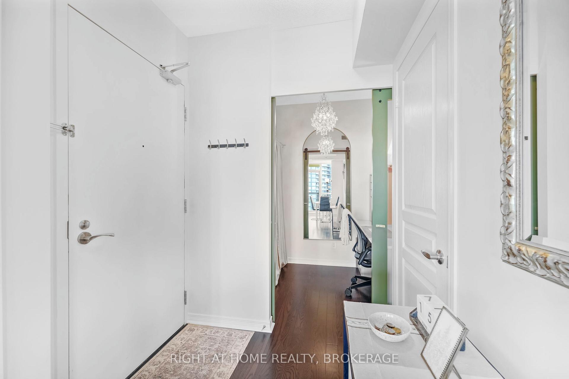 2 Bedrooms Condo at 15 Legion, Toronto For sale