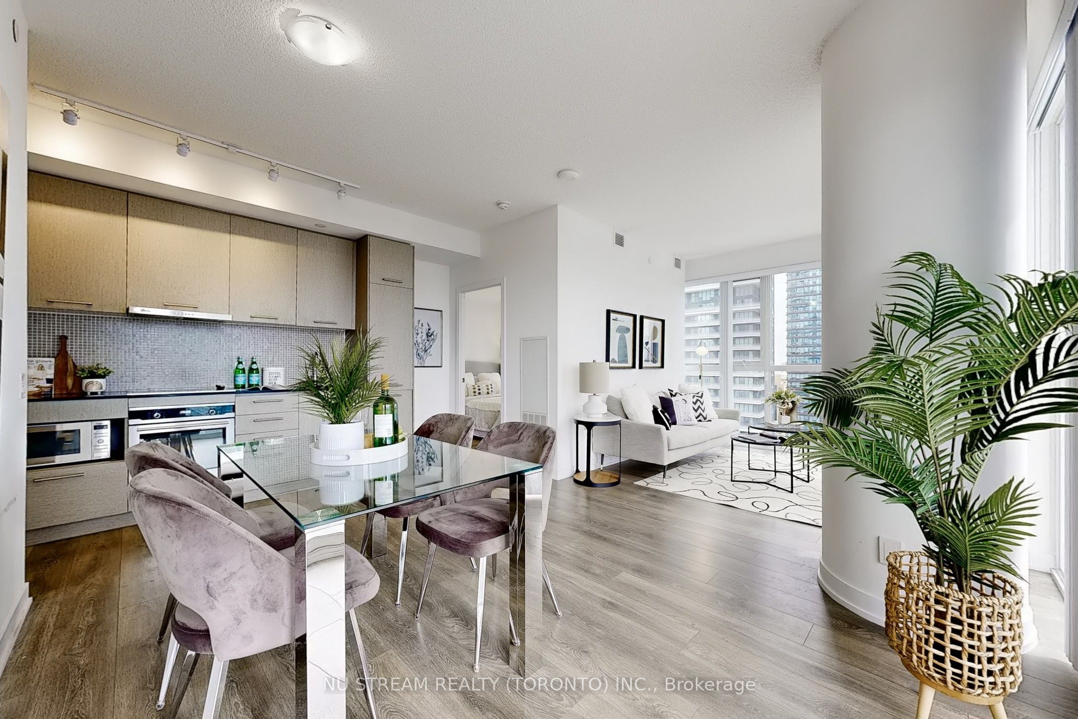 87 Peter Street, #2302