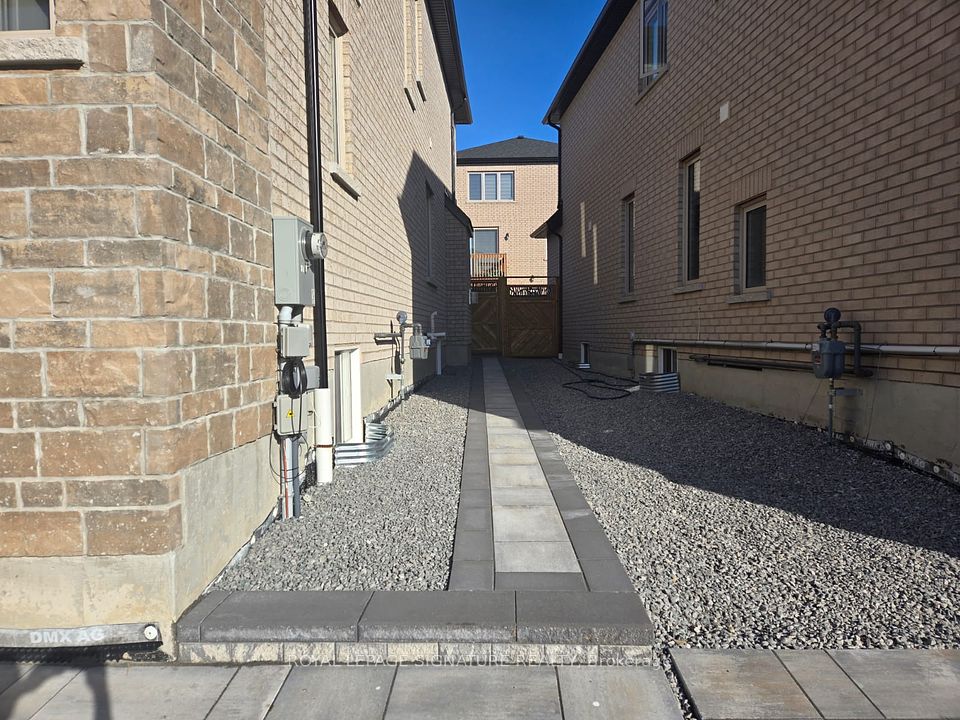#BSMT - 1028 Pelican Trail, Pickering, ON L1X 0G7