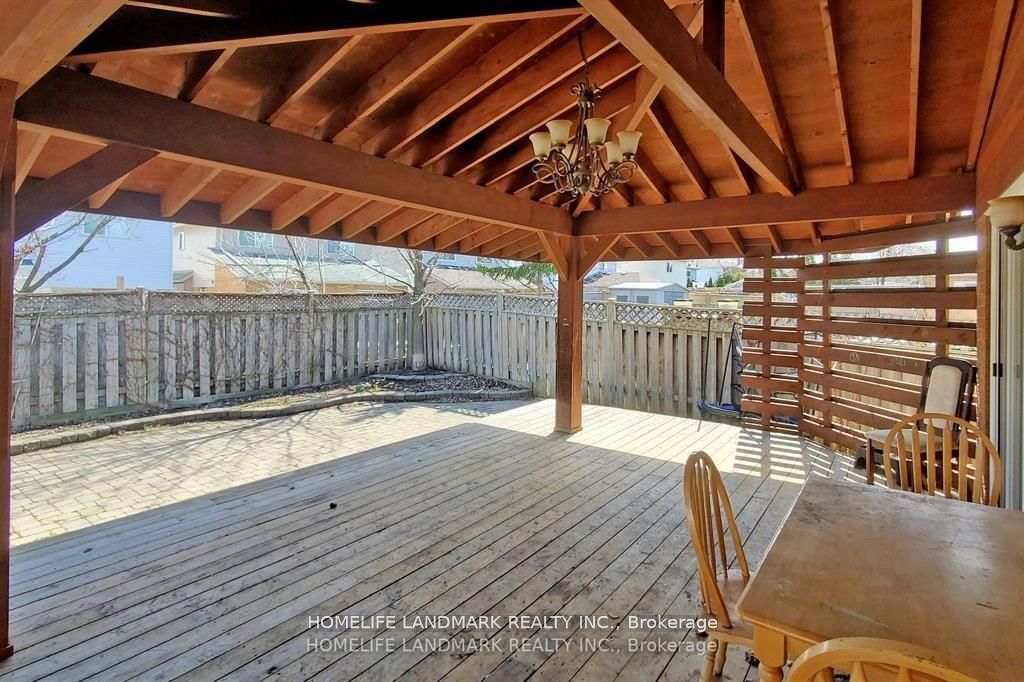 3452 Cherrington Crescent