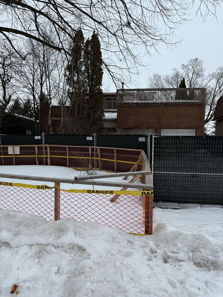 https://trreb-image.ampre.ca/9KklvJ6vd20mWr_svTRqTn5yv88niMotvAAenX_ZI0Q/rs:fit:960:960/wm:.5:so:0:50:.4/wmsh:10/wmt:PHNwYW4gZm9yZWdyb3VuZD0nd2hpdGUnIGZvbnQ9JzY4Jz5GT1JFU1QgSElMTCBSRUFMIEVTVEFURSBJTkMuLCBCcm9rZXJhZ2U8L3NwYW4-/L3RycmViL2xpc3RpbmdzLzQwLzgzLzM5LzA0L3AvZDE1NjlhNDUtZTFiYi00MTVlLTk3MTAtNDVhNTEzZTA5YTE5LmpwZw.jpg