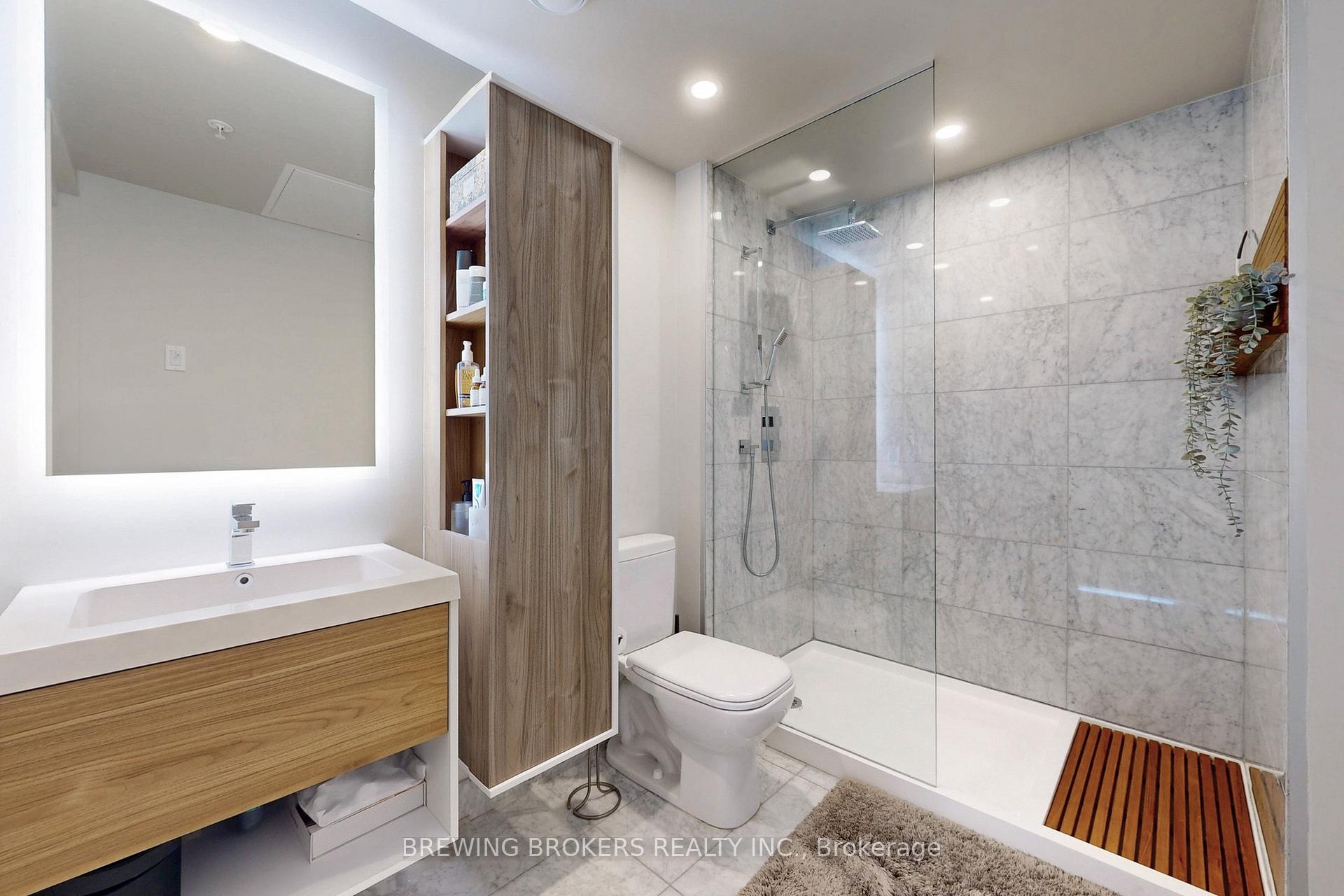 1 Bedroom Condo at 629 King St W, Toronto For sale