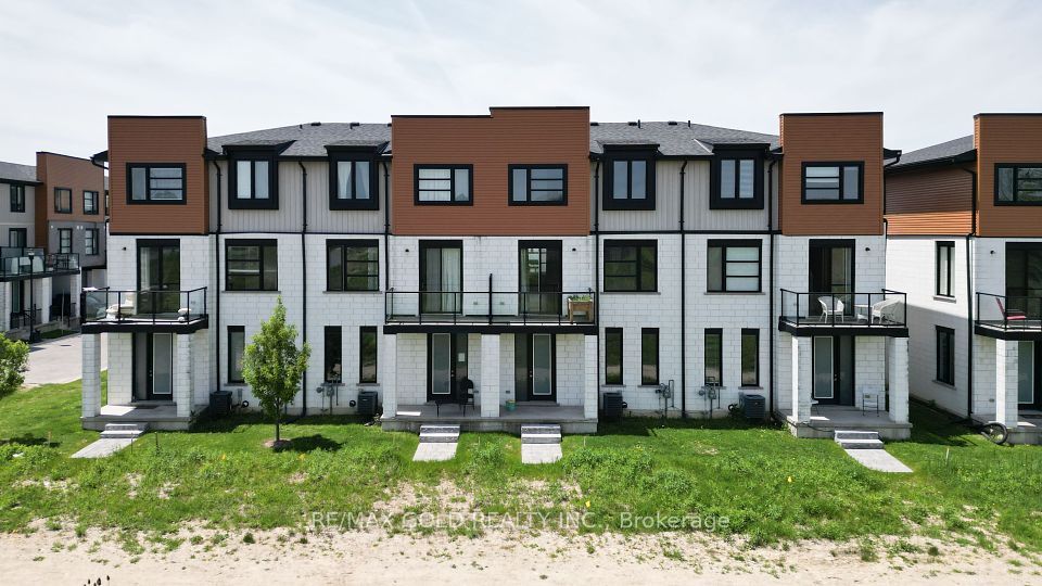 886 West Village