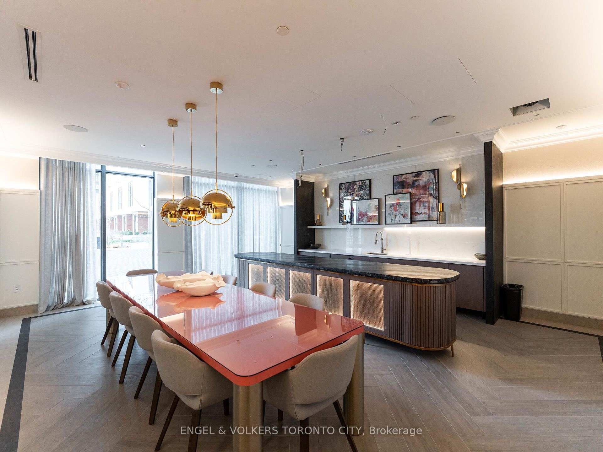 4 Bedrooms Condo at 30 Inn On The Park, Toronto For sale